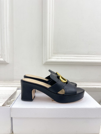 ua D*or 30 montaigne platform slide