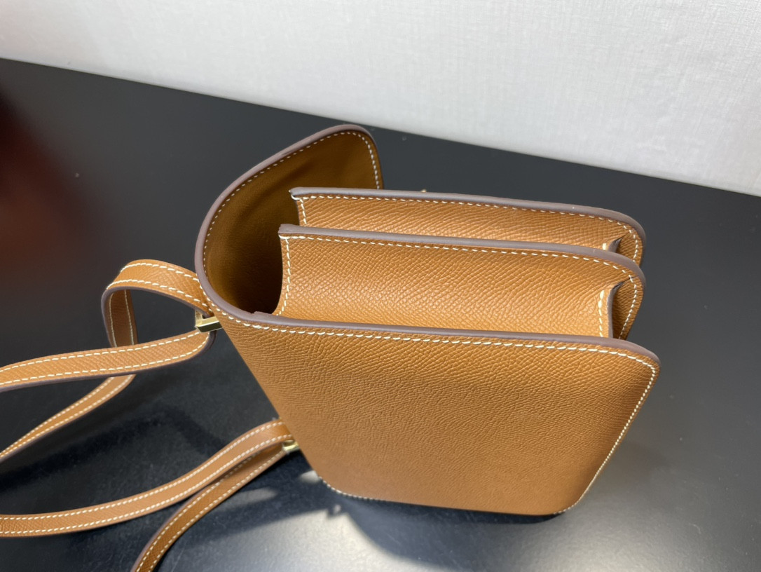 H**mes constance 24  epsom leather gold hardware 9.4"x5.9"x3"
