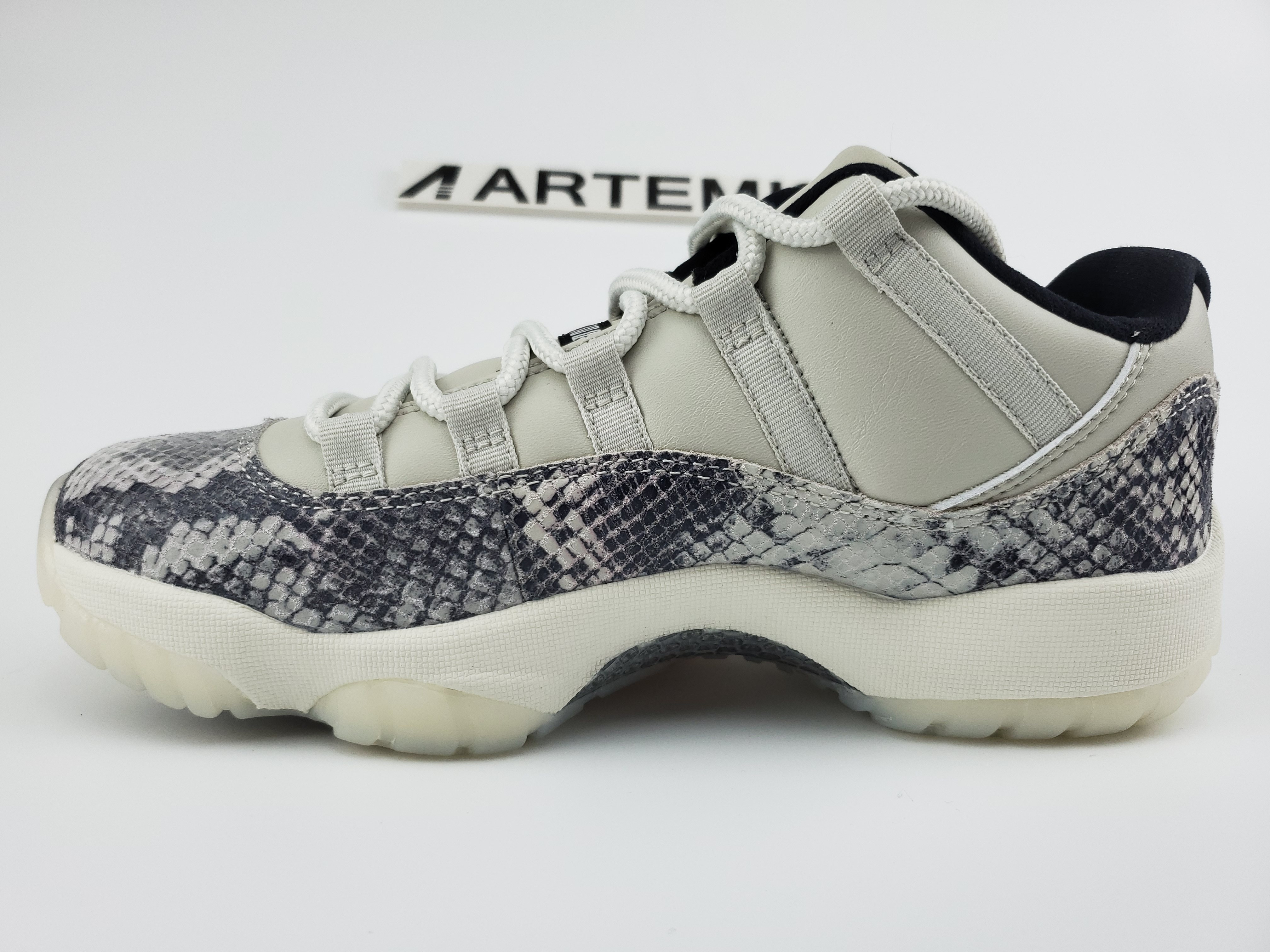 Air Jordan 11 Retro Low Snake Light Bone