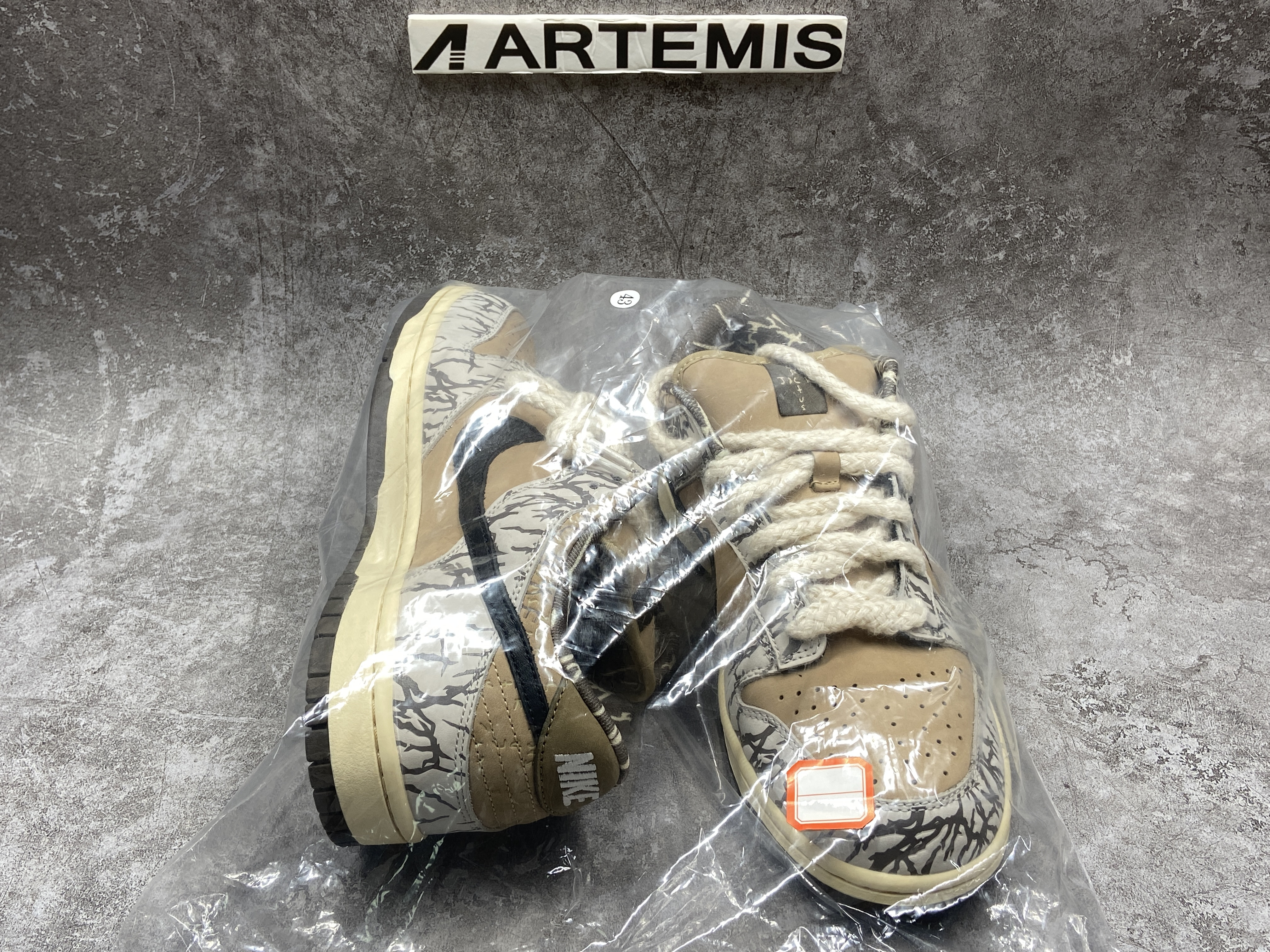 Nike SB Dunk Low Travis Scott (No Shoes Box)