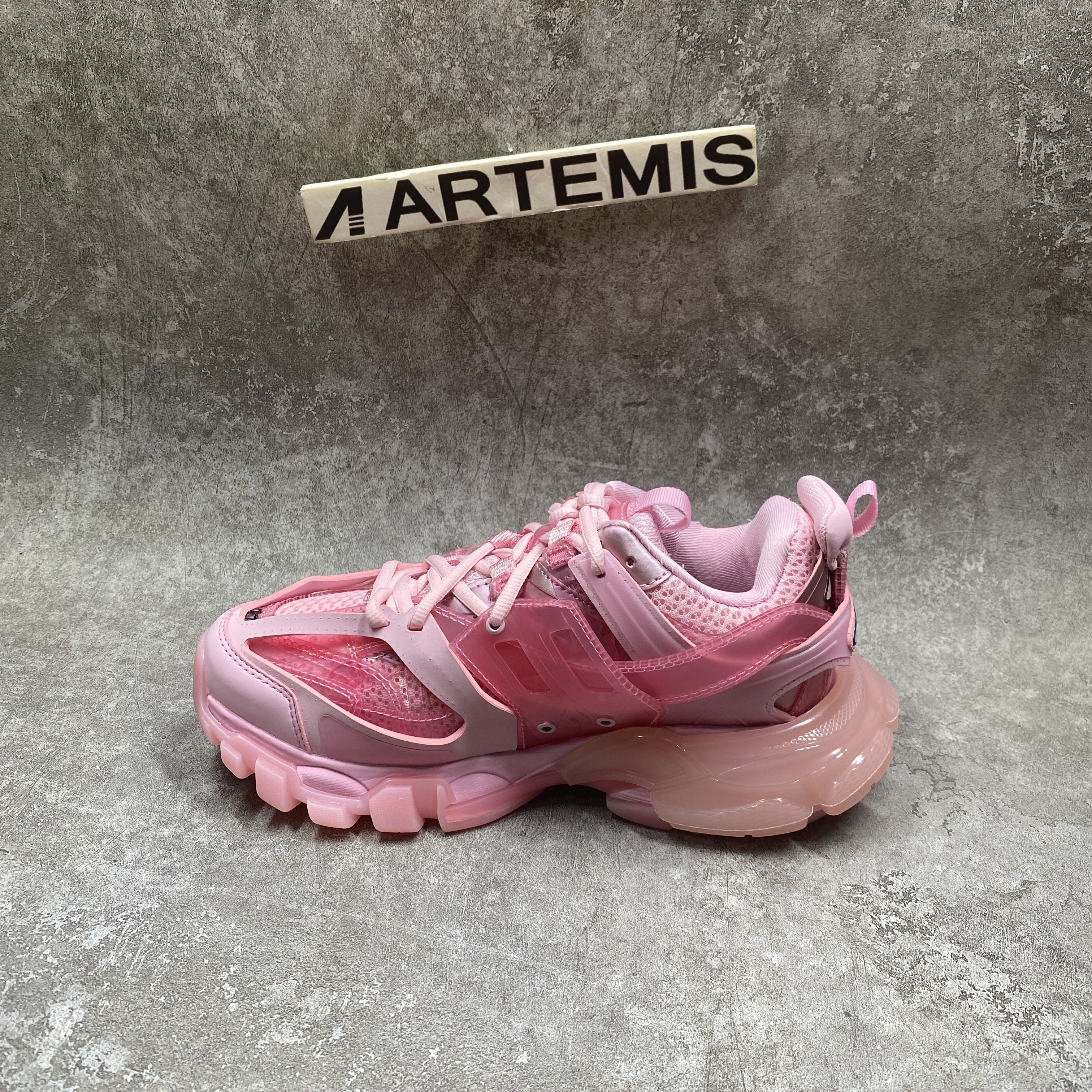 Balenciga Wmns Track Sneaker 