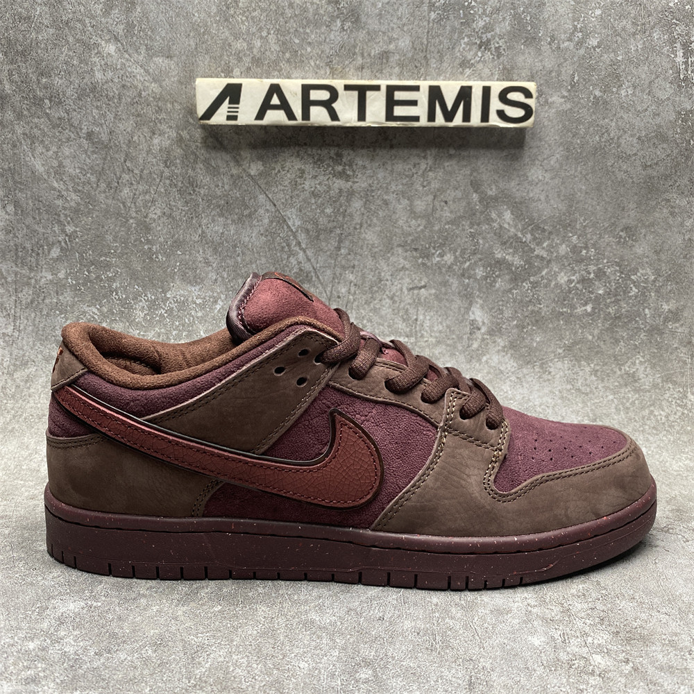 NIKE DUNK LOW PREMIUM SB 'CITY OF LOVE COLLECTION - BURGUNDY CRUSH'