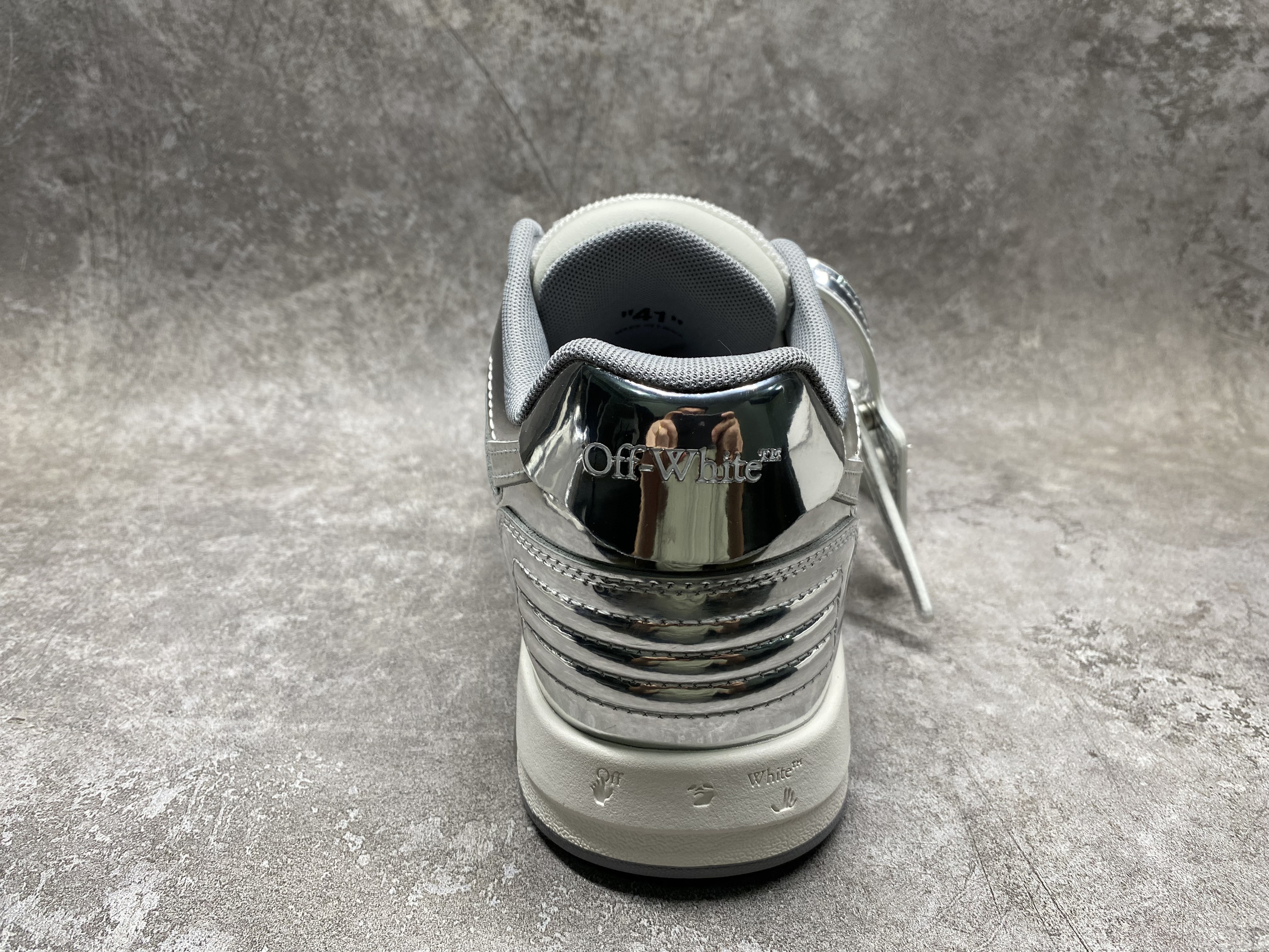 UA OFF-WHITE OUT OF OFFICE LOW