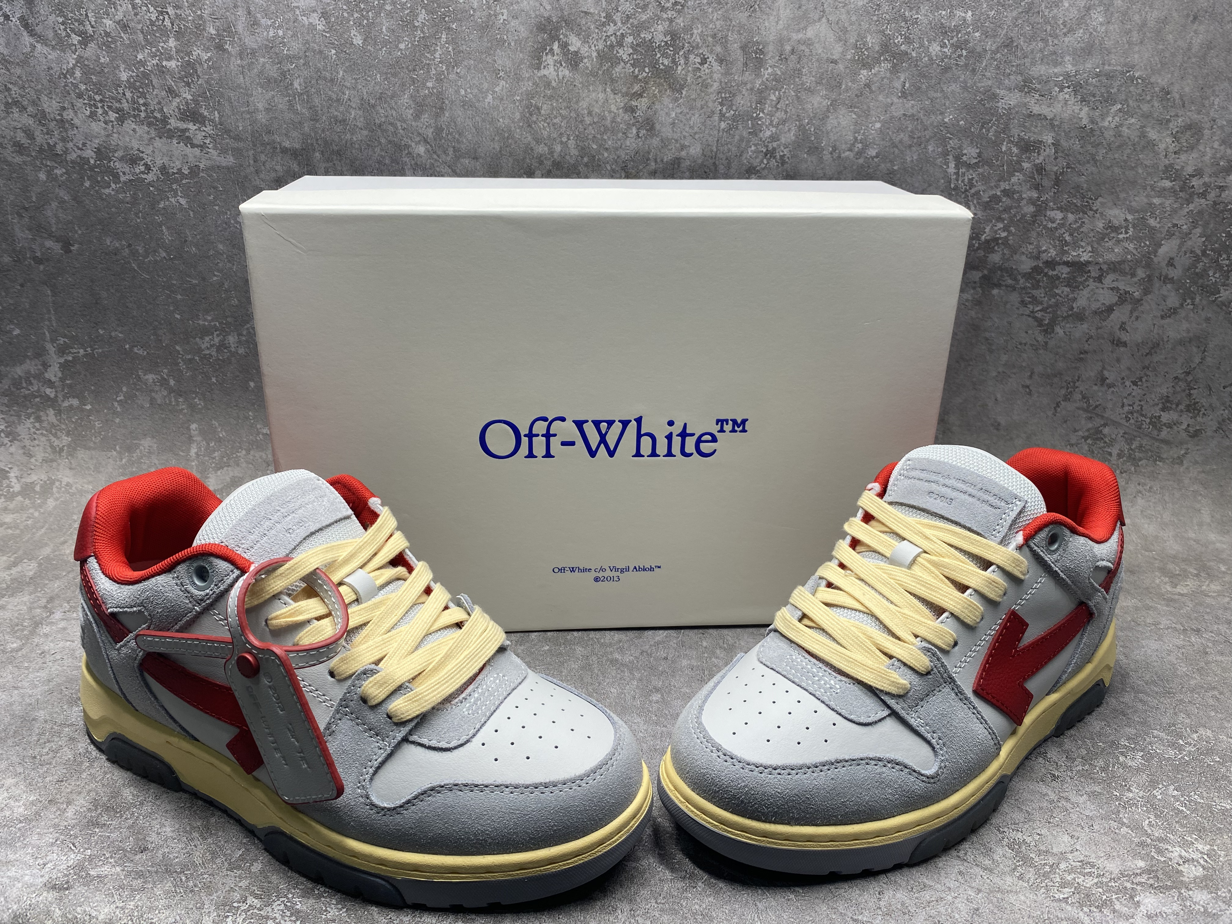 UA OFF-WHITE OUT OF OFFICE LOW