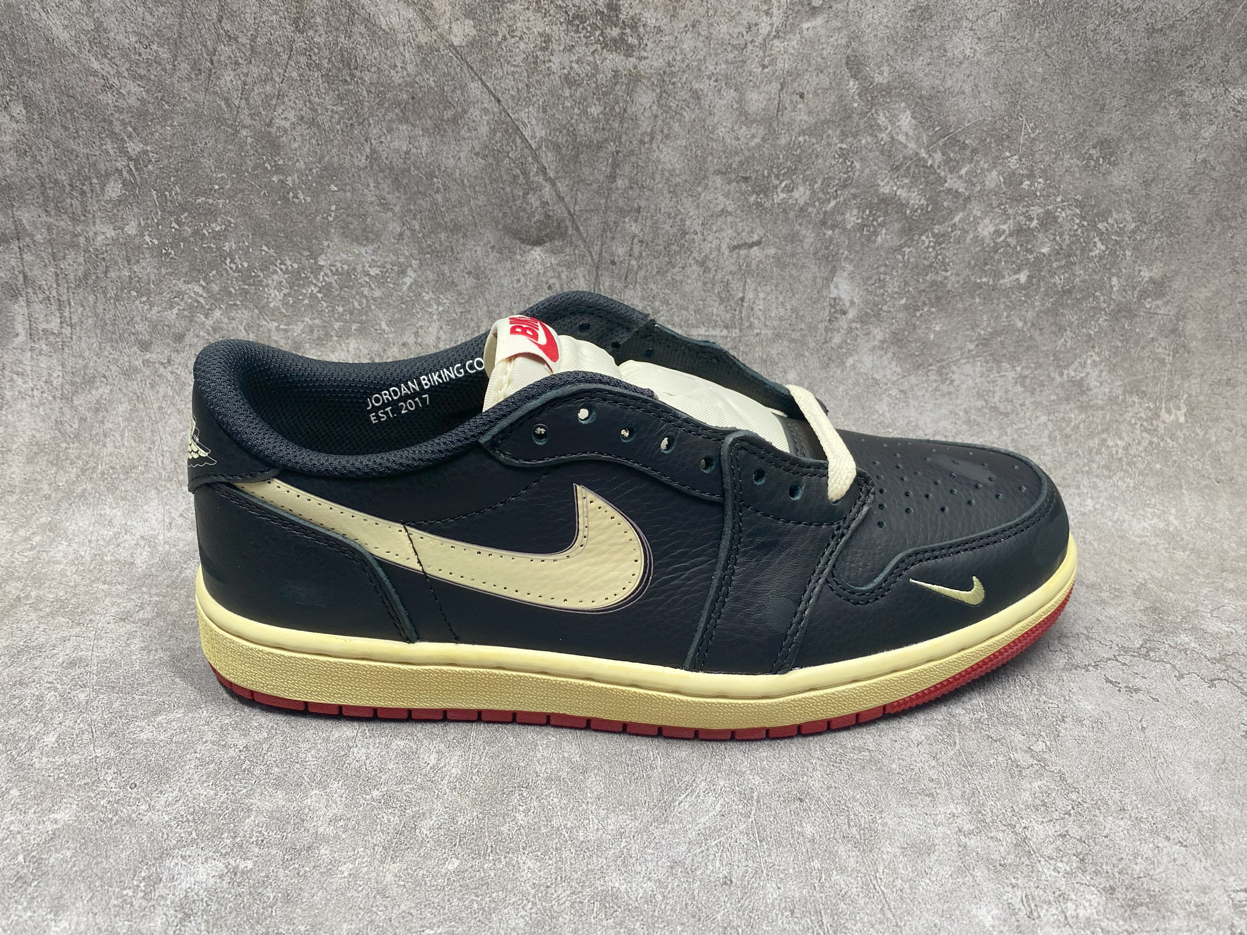 UA Jordan 1 Retro Low OG