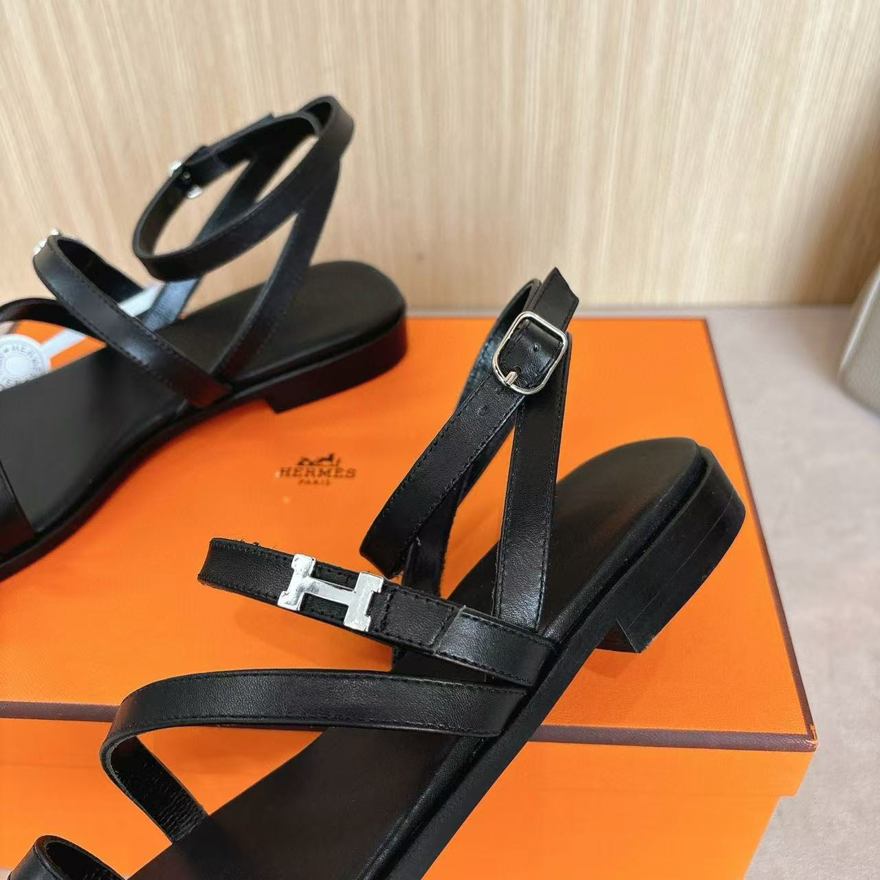 ua H**me5 harmonie sandal
