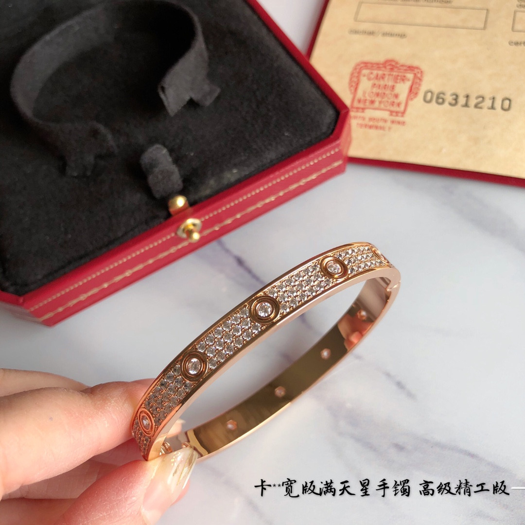 Ca*t*er gypsophila wide bracelet