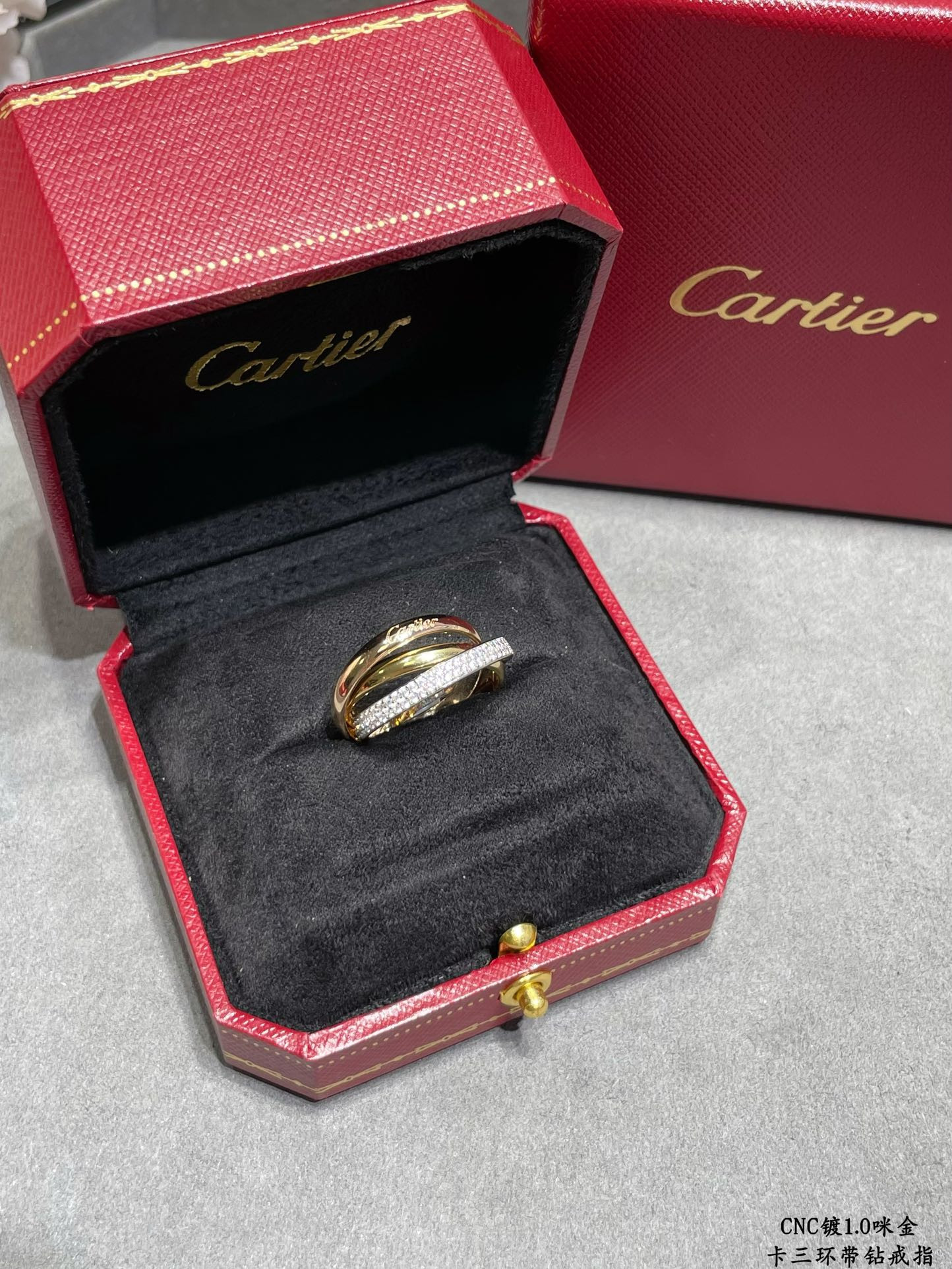 ca*t*er three-band Di*m*nd ring