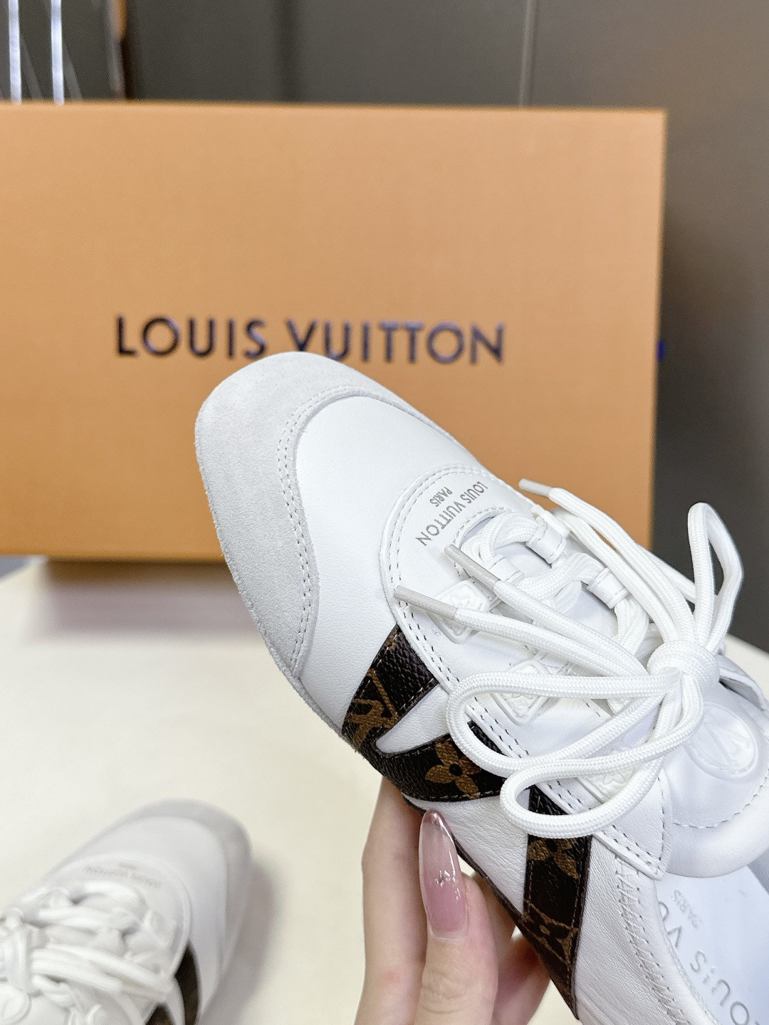 UA LV Sneaker