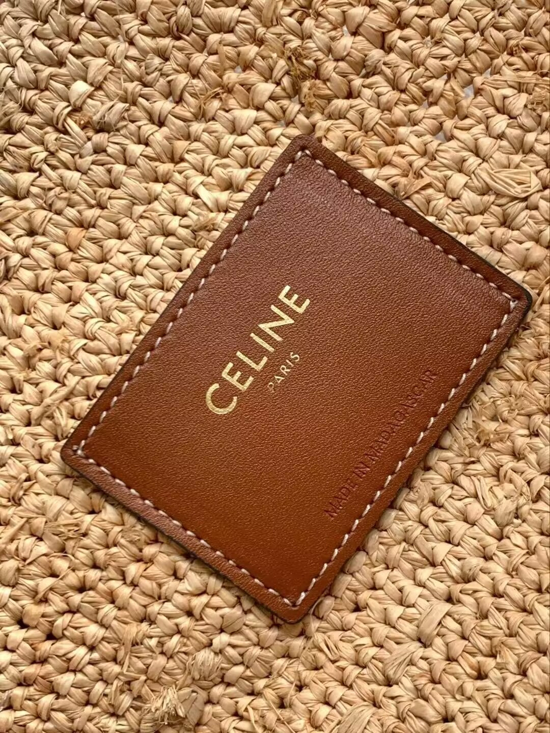 ce**e medium S*pple ce**e classic panier in raffia and calfskin 22x30x14cm