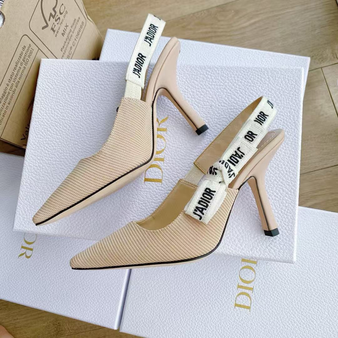 ua D*or j