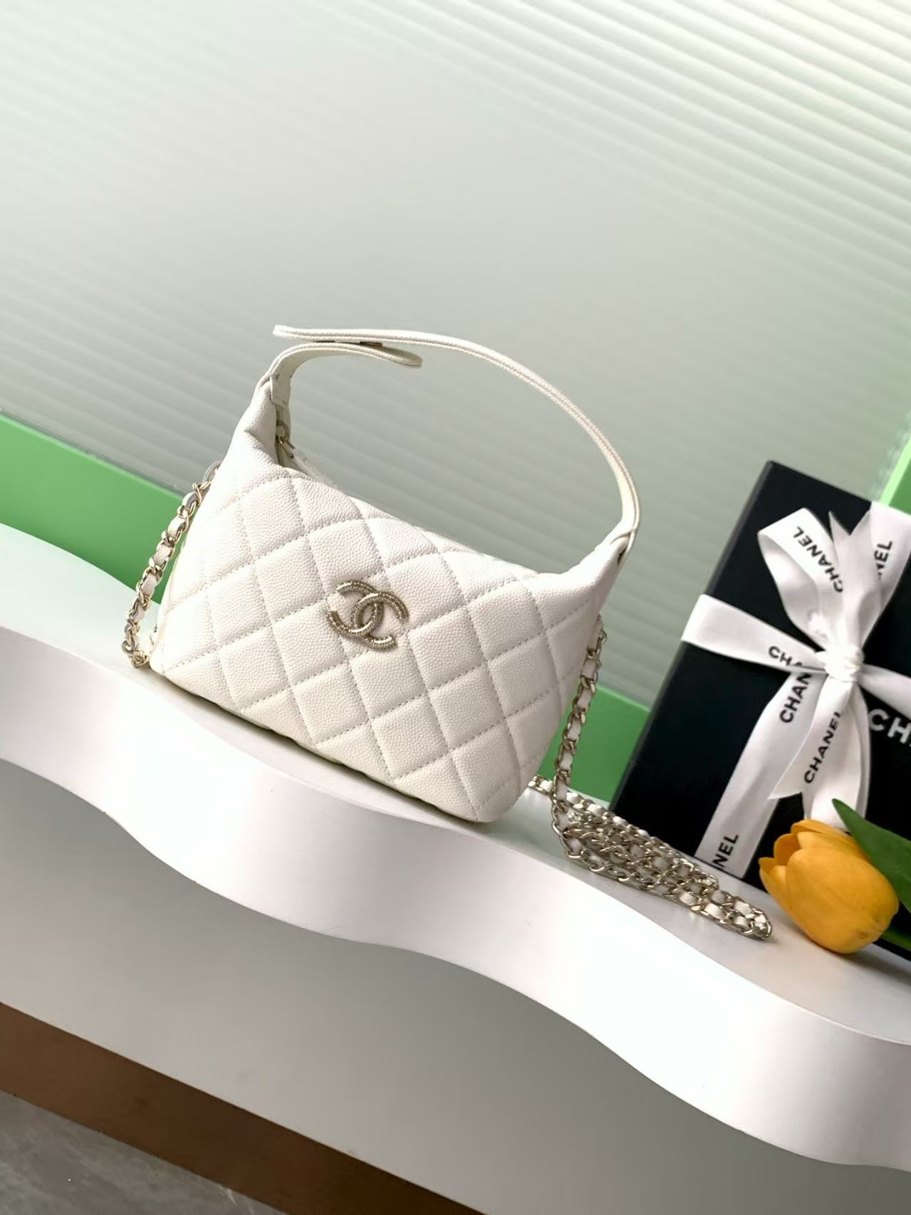 Ch*el clutch with chain 21.5x19x6cm