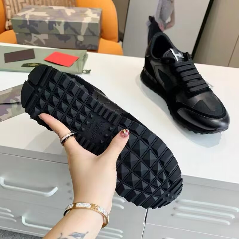 ua Va1e*ntin0 garavani rockrunner
