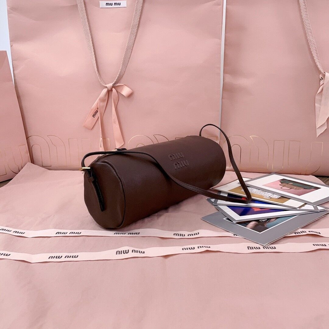 Miu Miu Nappa leather pouch 22x9x9cm