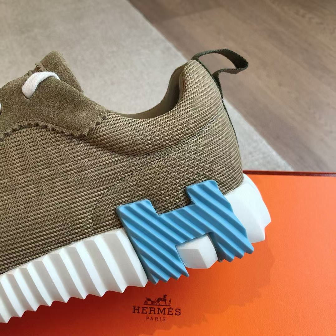 ua H**me5 bouncing sneaker