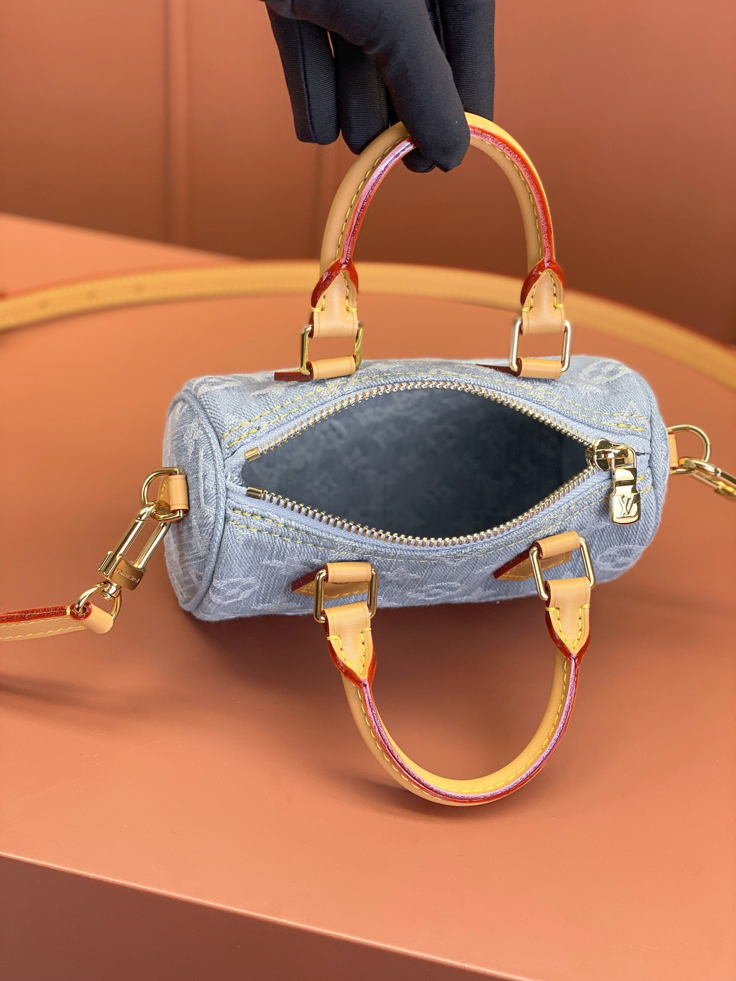 LV Nano Speedy M11212 6.3 x 3.9 x 3 in