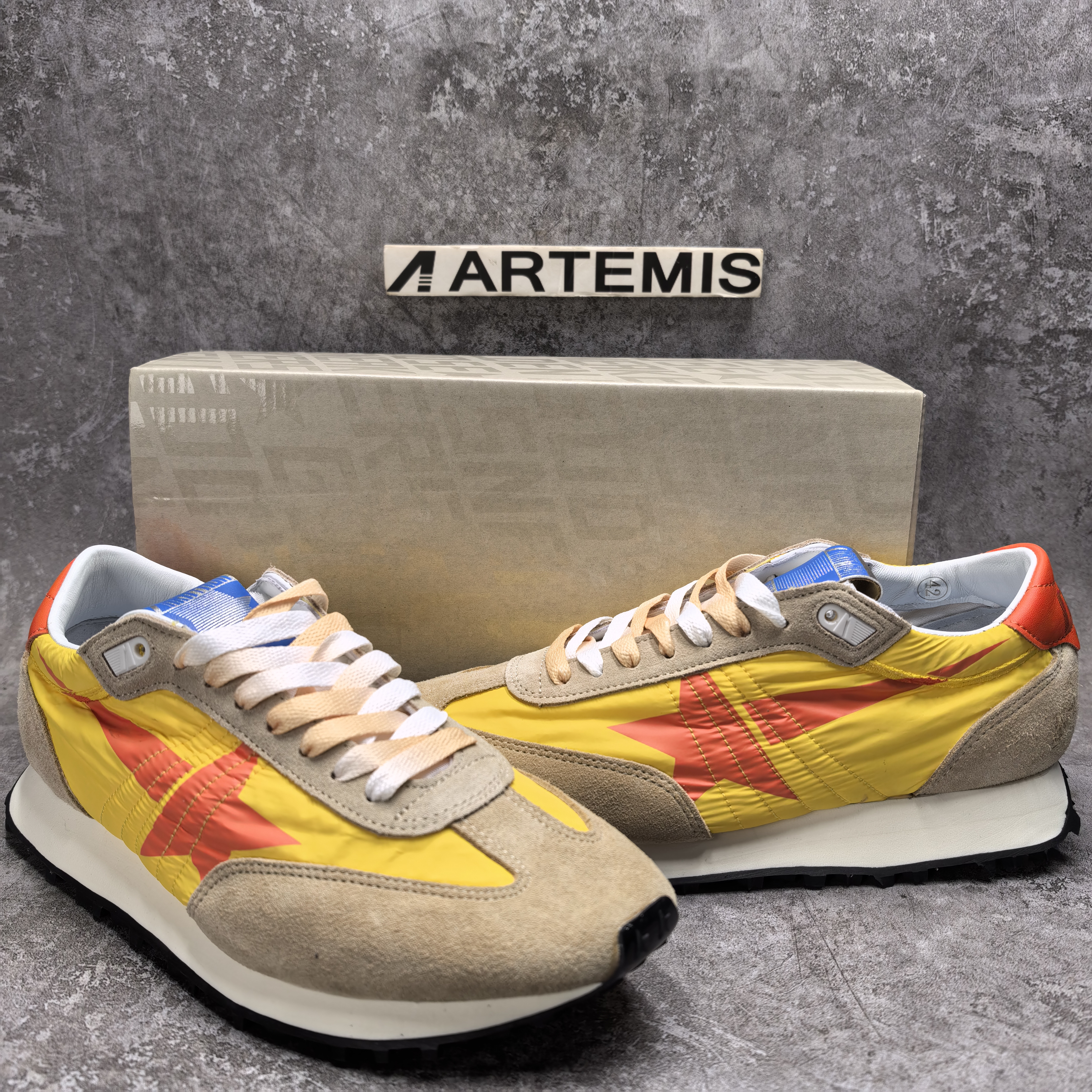 UA Golden Goose Sneaker