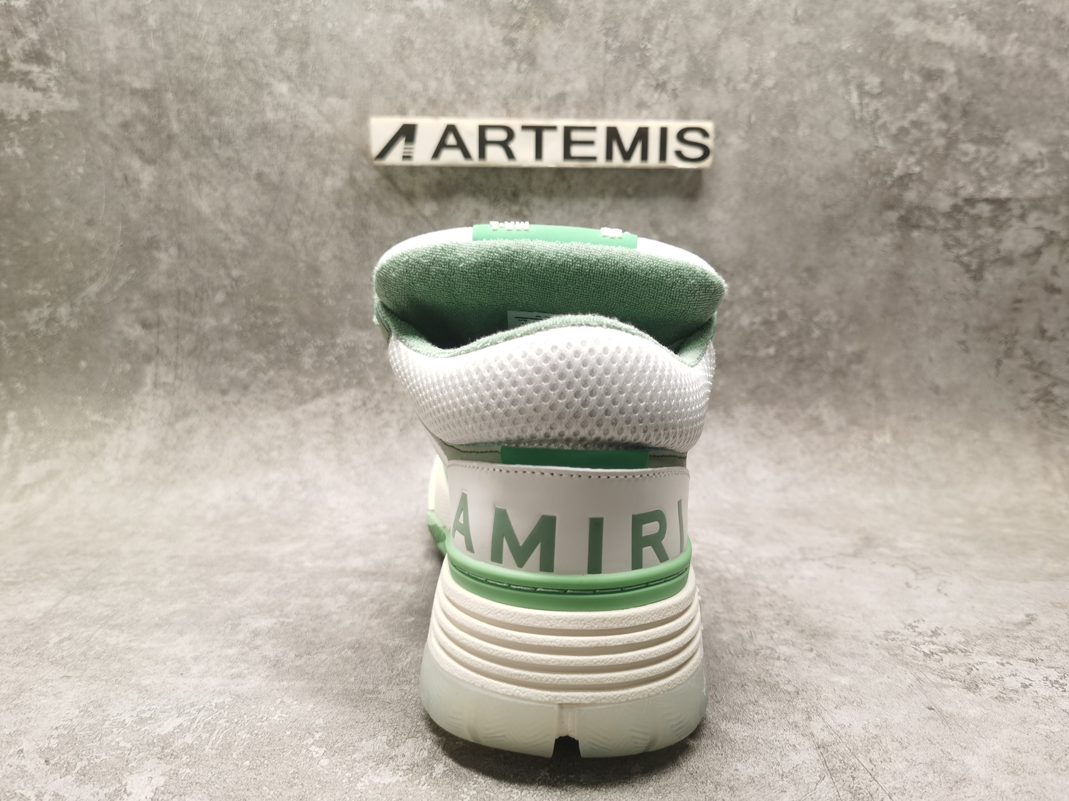 UA Amiri MA-1