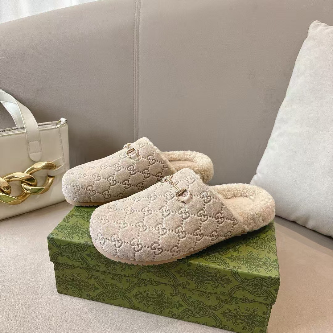 ua G*u*i cotton slippers