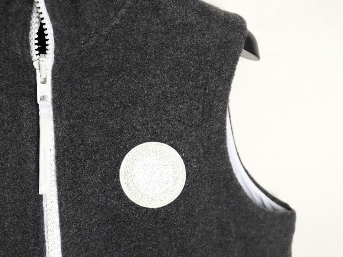 Can*a Go*e lambskin vest