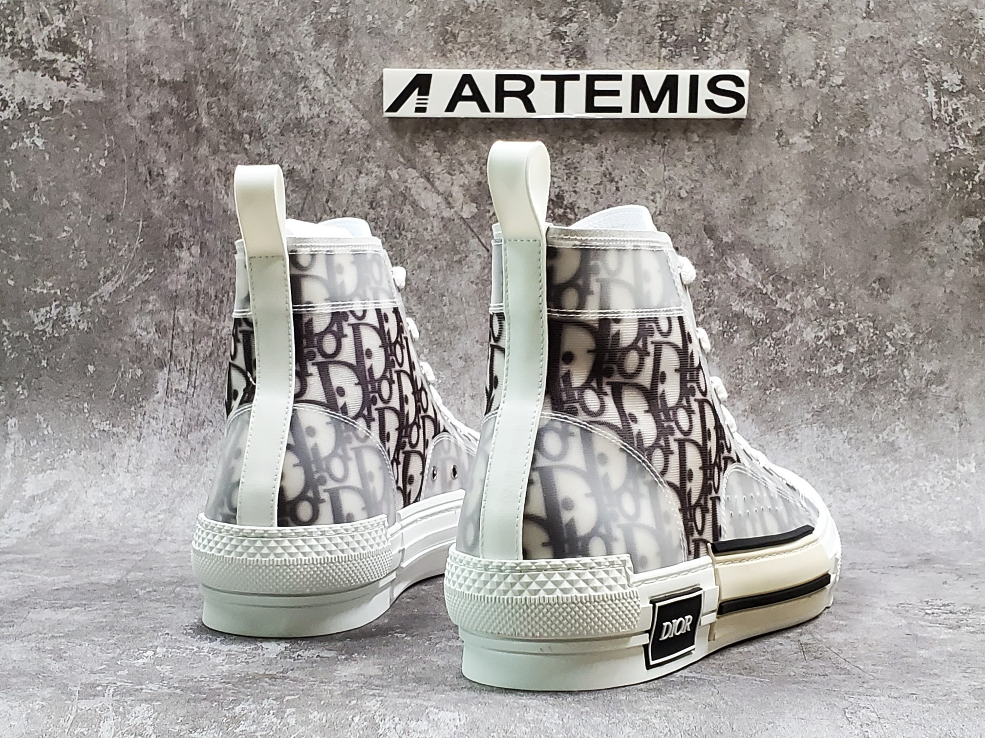 D*or b23 high top logo oblique