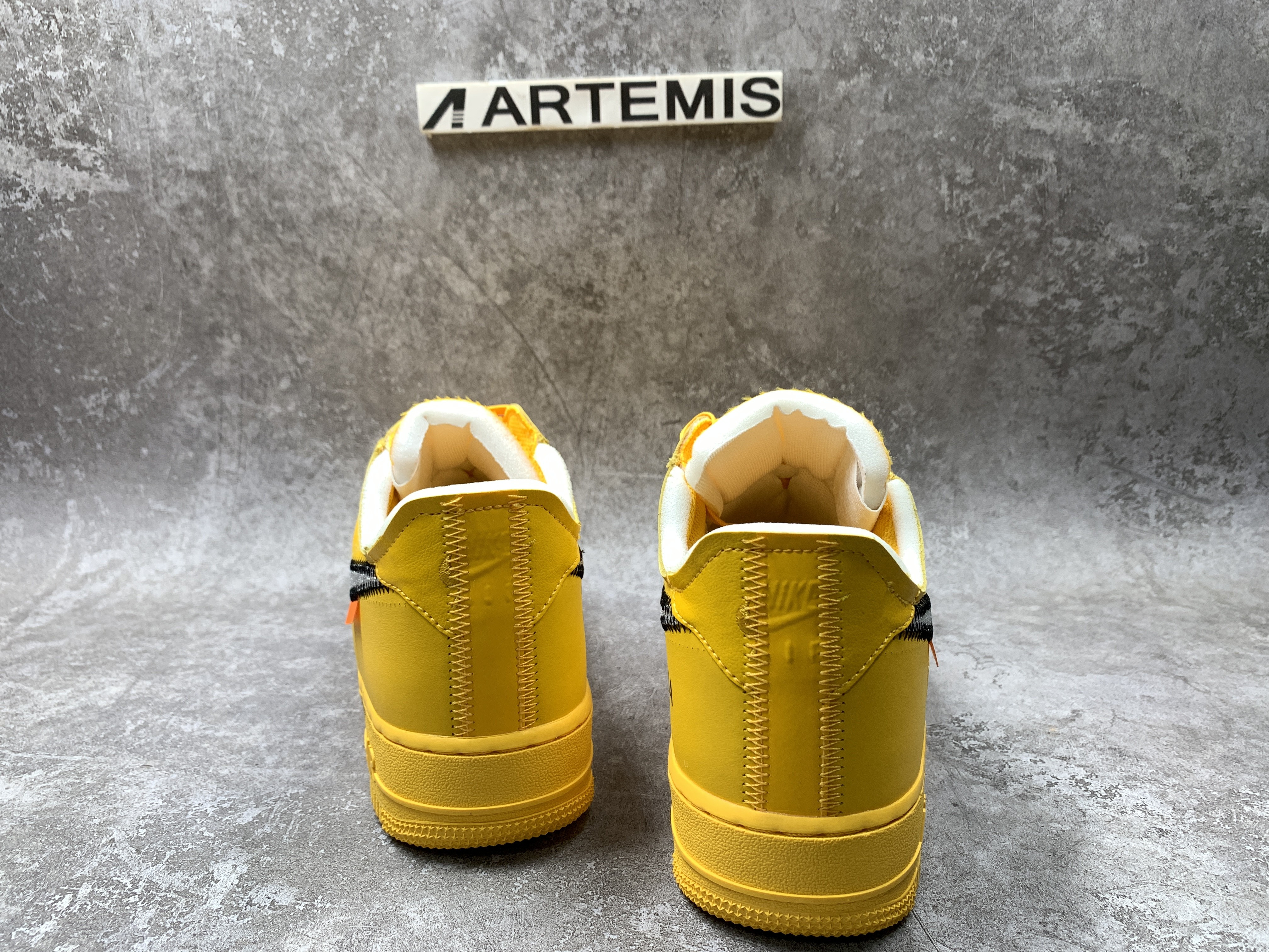 Air Force 1 x Off-White Low University Gold