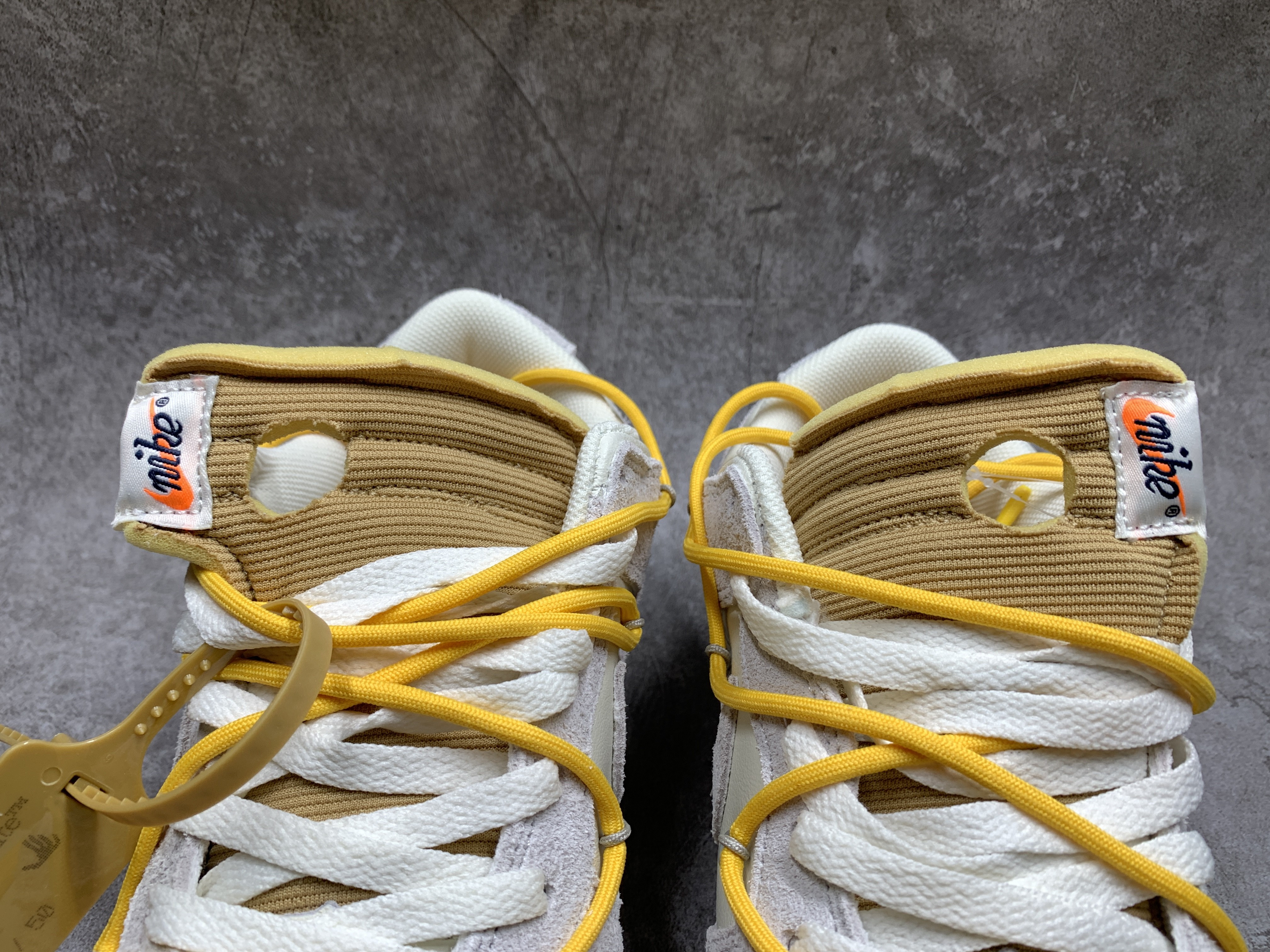 Off-White x Dunk Low Lot 39 of 50