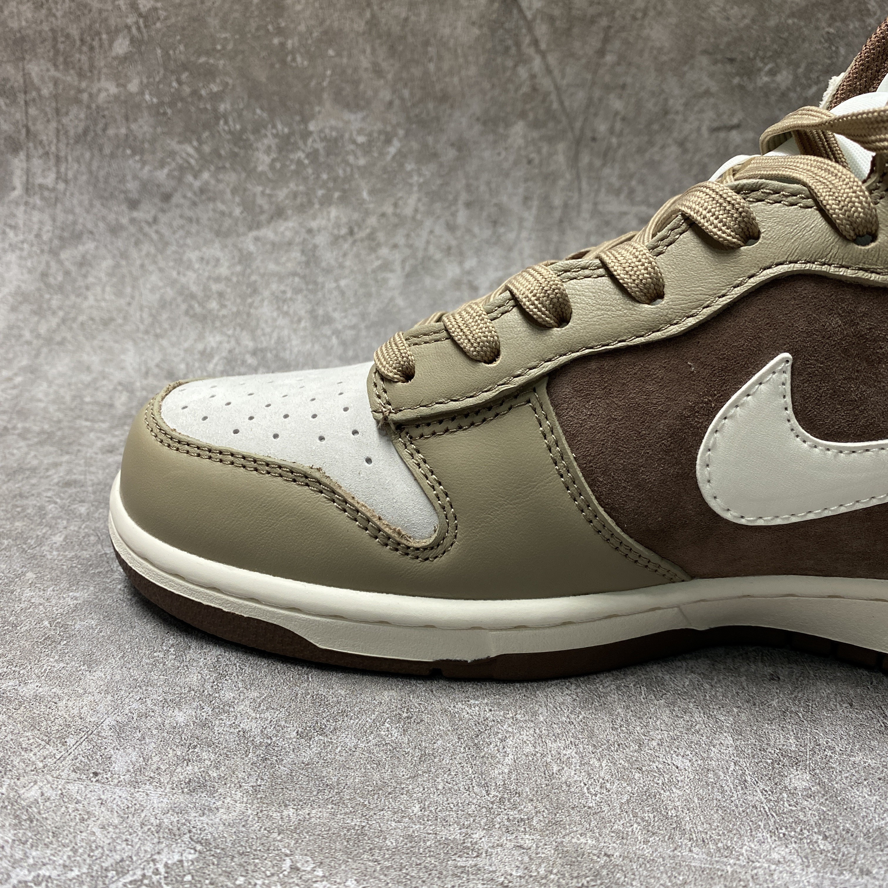 Nike Dunk High Light Chocolate