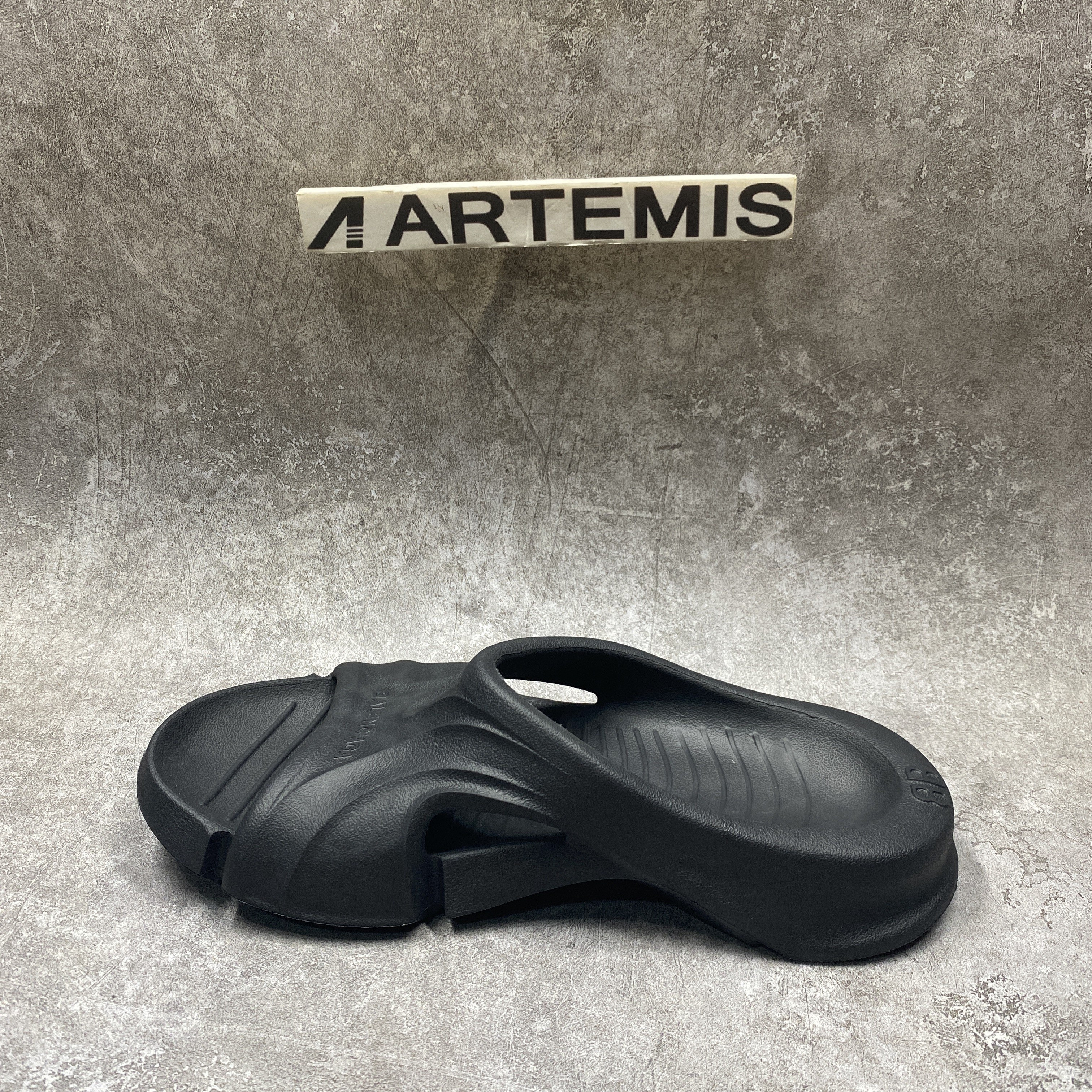 Balenciga Mold Slides Black (run one size bigger)