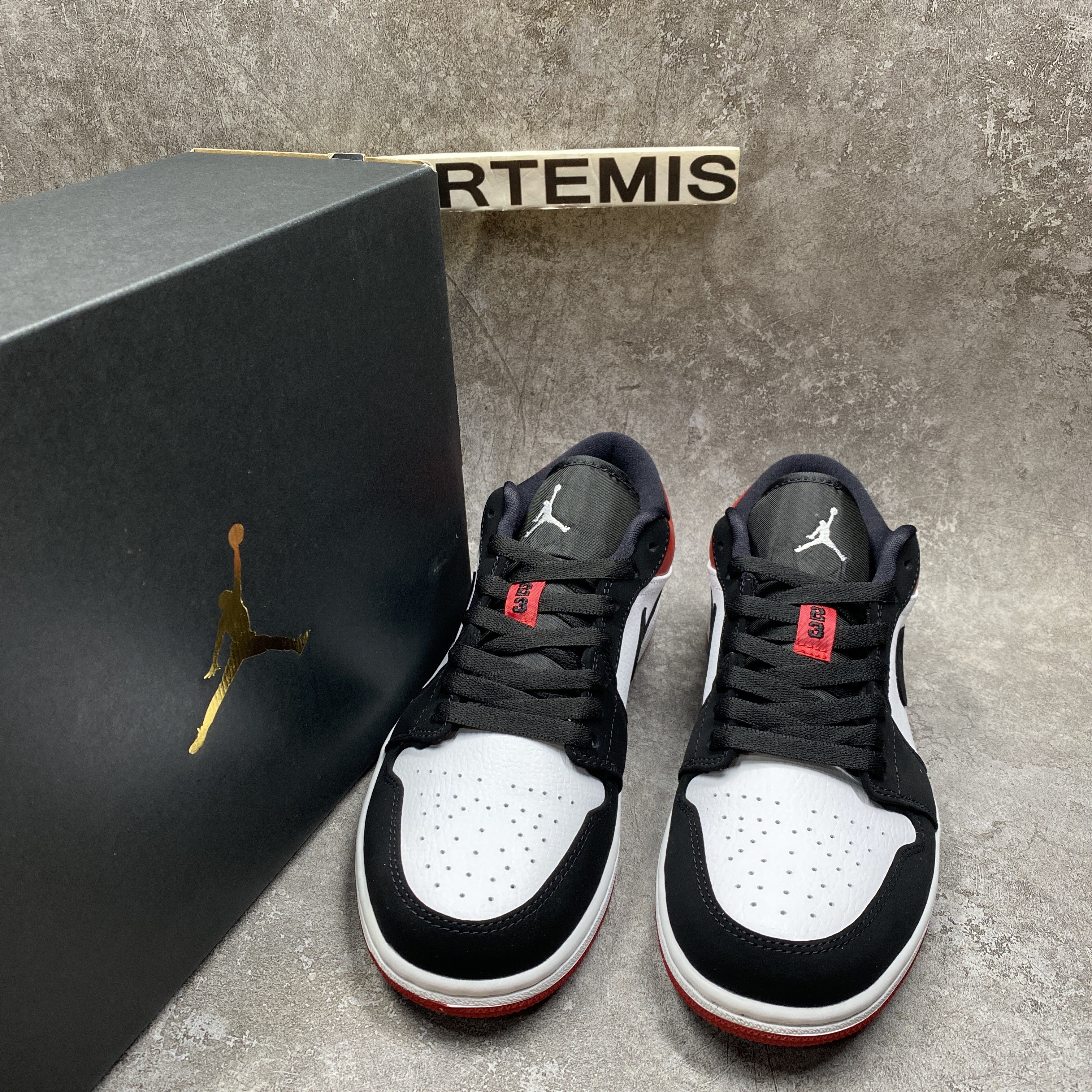 Air Jordan 1 Low Black Toe