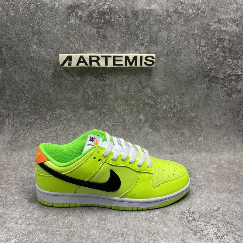 Nike Dunk Low SE Glow In The Dark