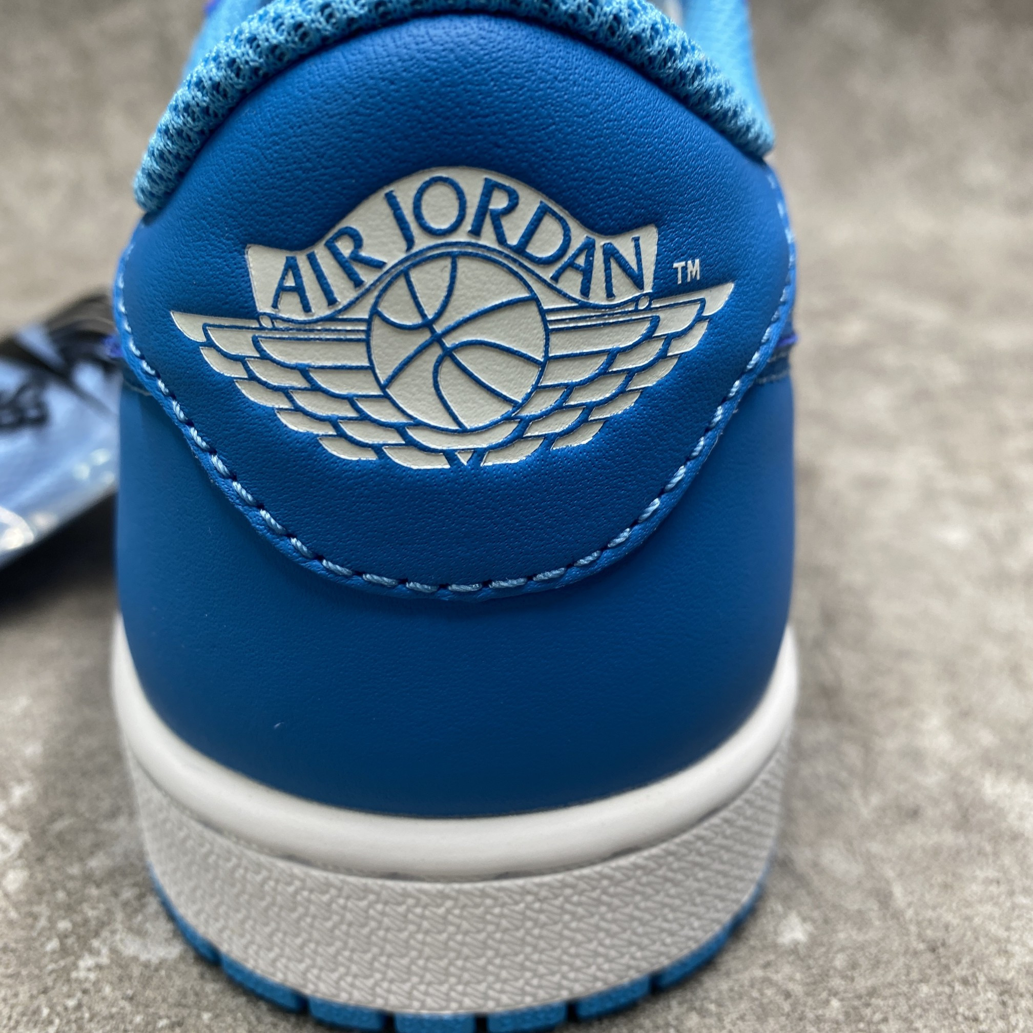 Air Jordan 1 Low SB UNC