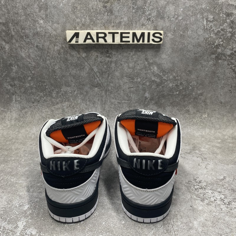 Nike SB Dunk Low TIGHTBOOTH