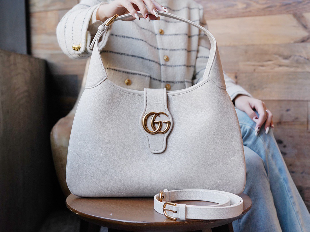 Aphrodite medium shoulder bag