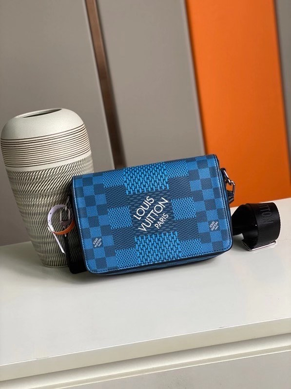 LV STUDIO MESSENGER N50026