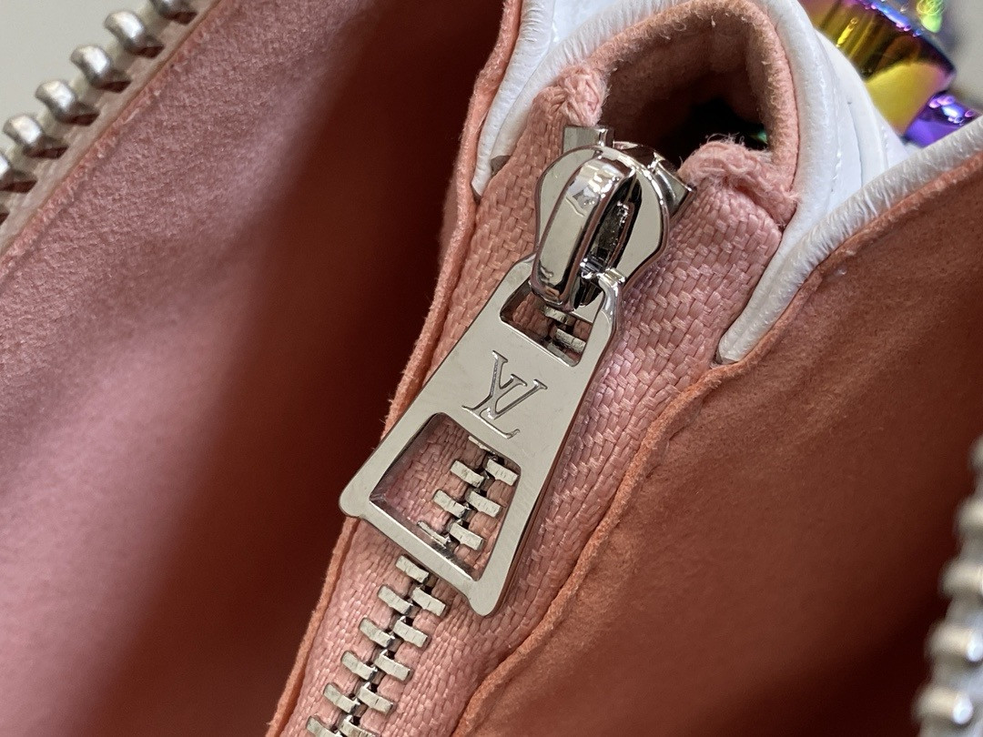 LV Coussin BB M23617 21×16×7cm
