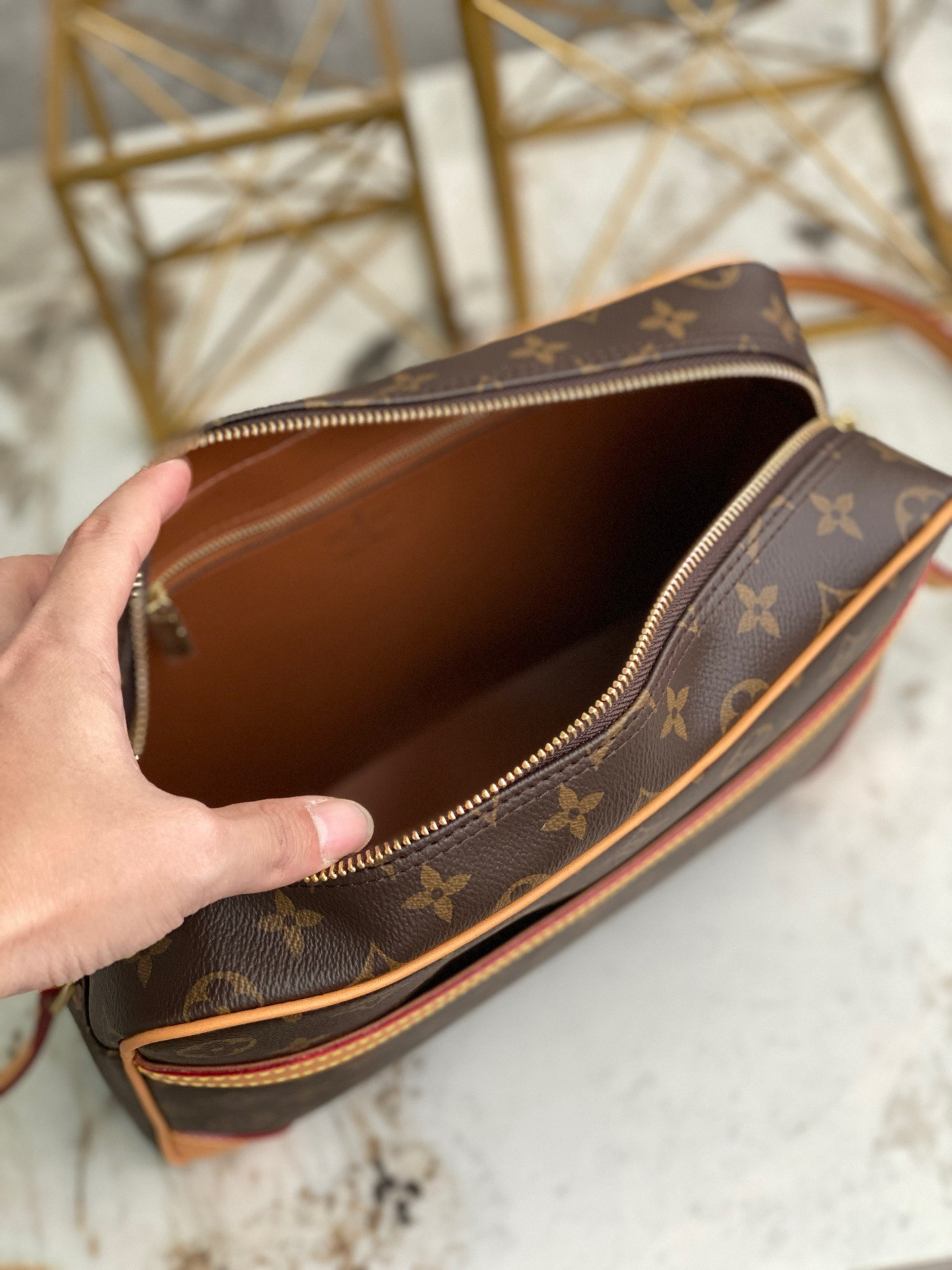 LV KASAI CLUTCH M51274