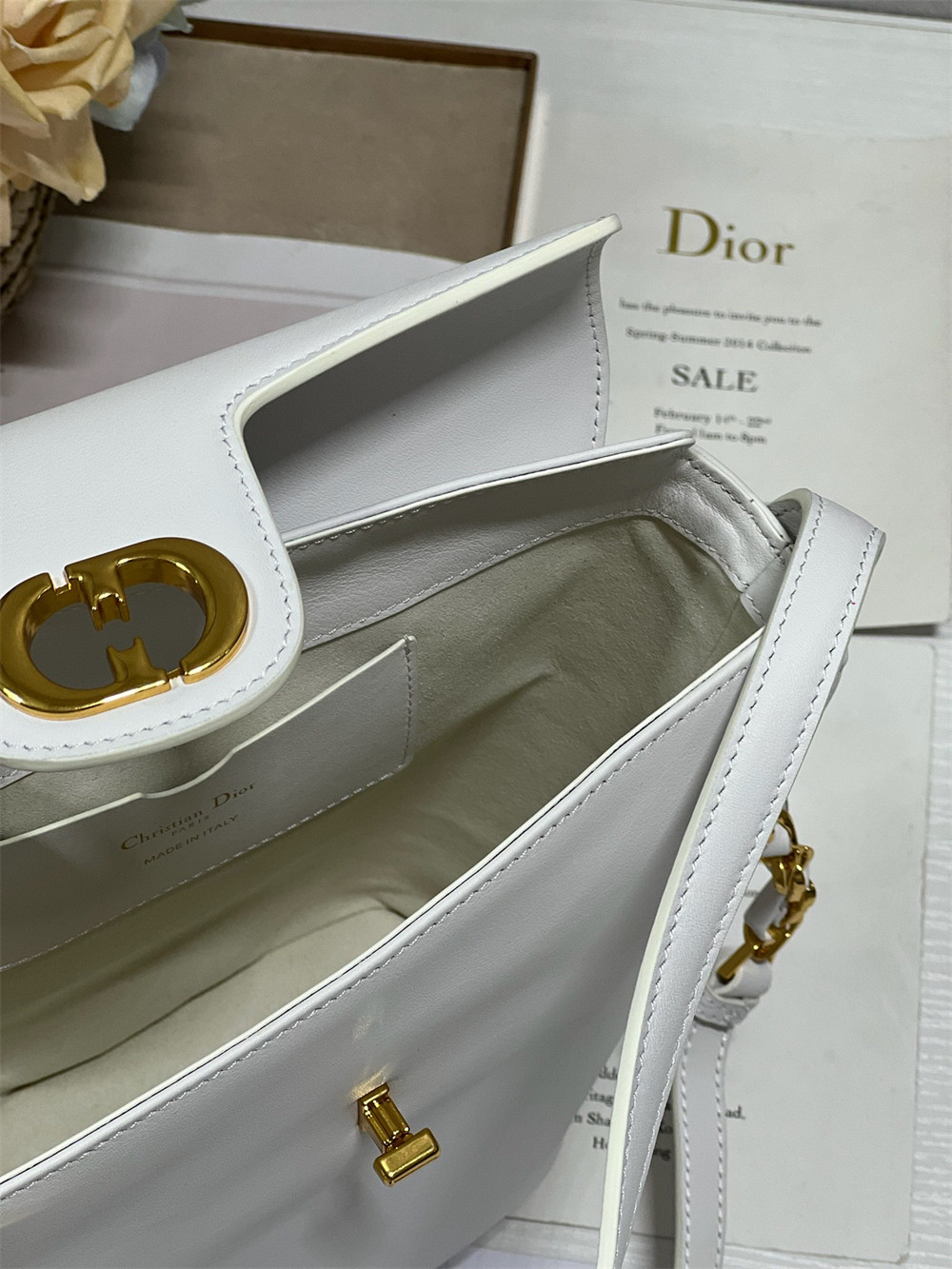D*or 30 montaigne large chain bucket bag white