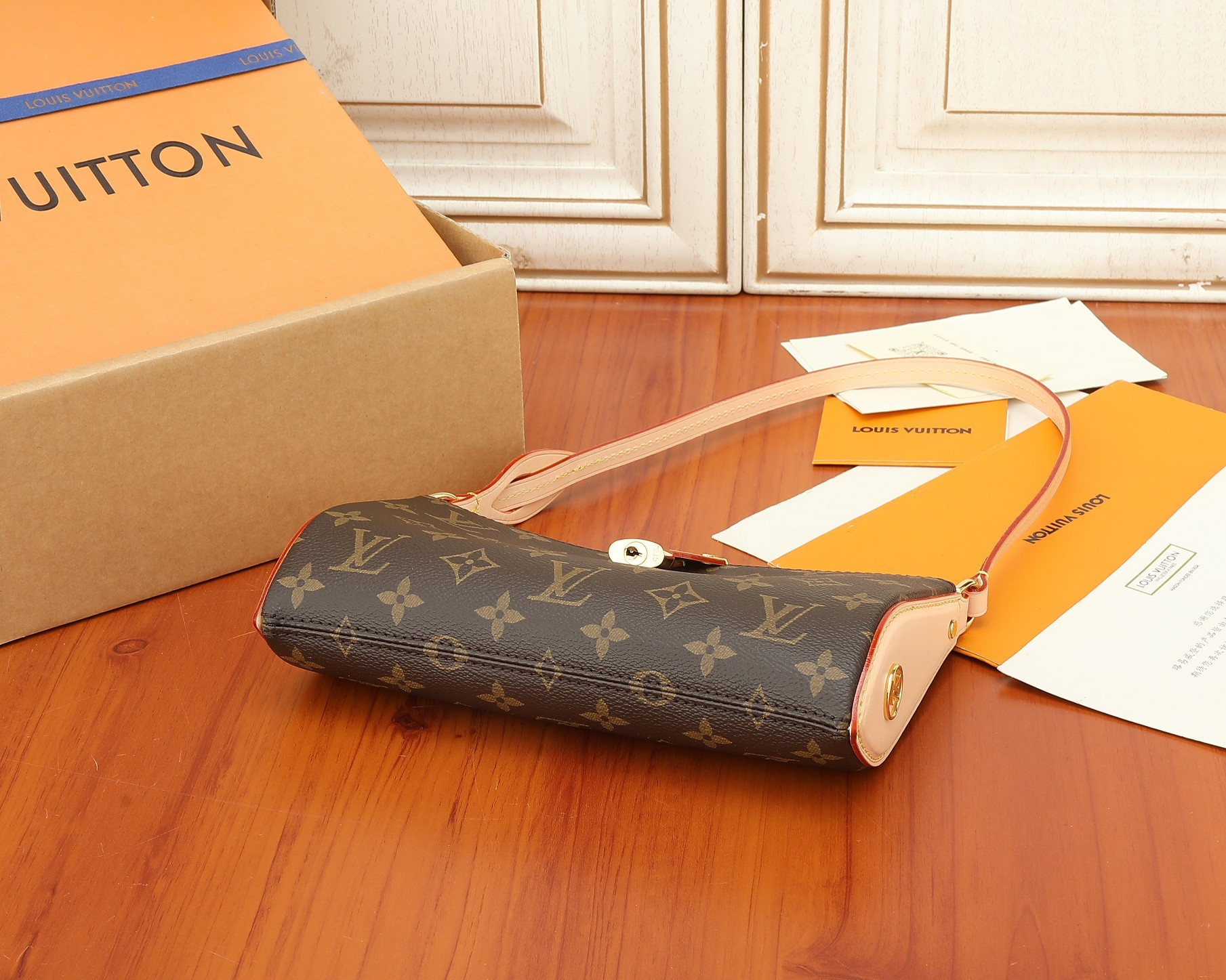 LV M47123 Pochette Tirette 22 x 12 x 5.5 cm
