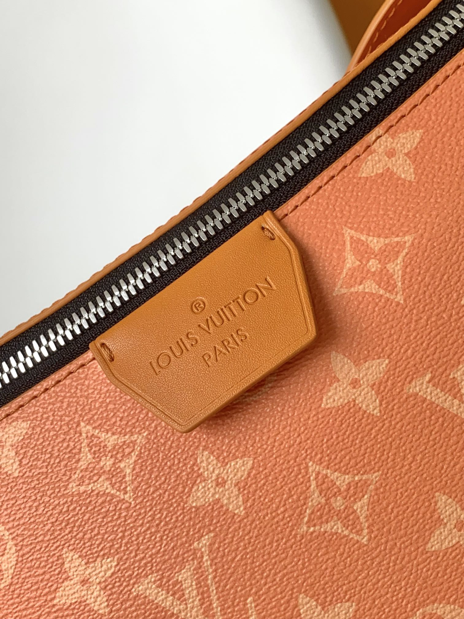 LV M31029 Moon Crossbody 9.6 x 6.3 x 1.8 inches