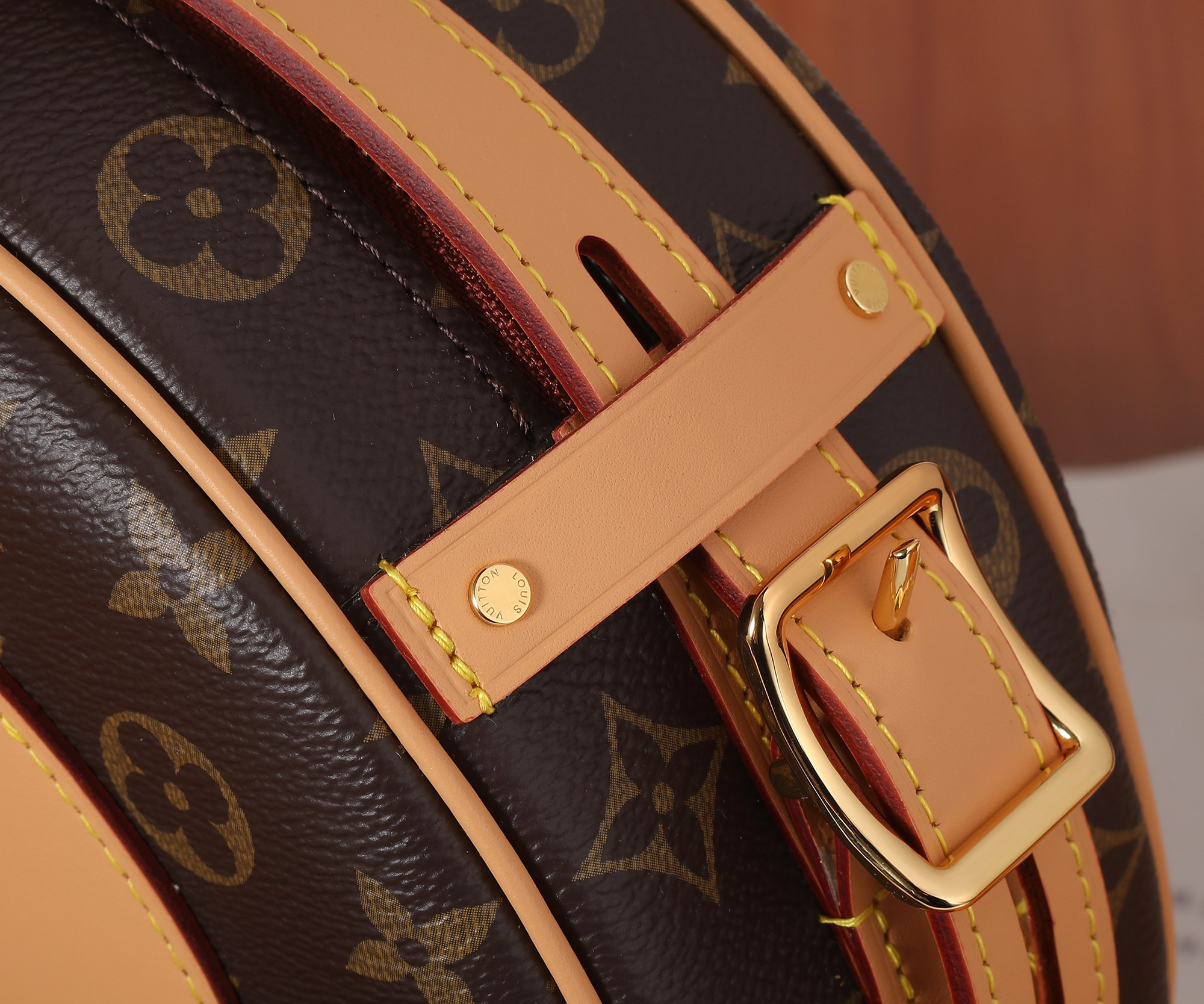 LV Boite Chapeau Souple MM M45647 7.9 x 8.9 x 3.1 inches