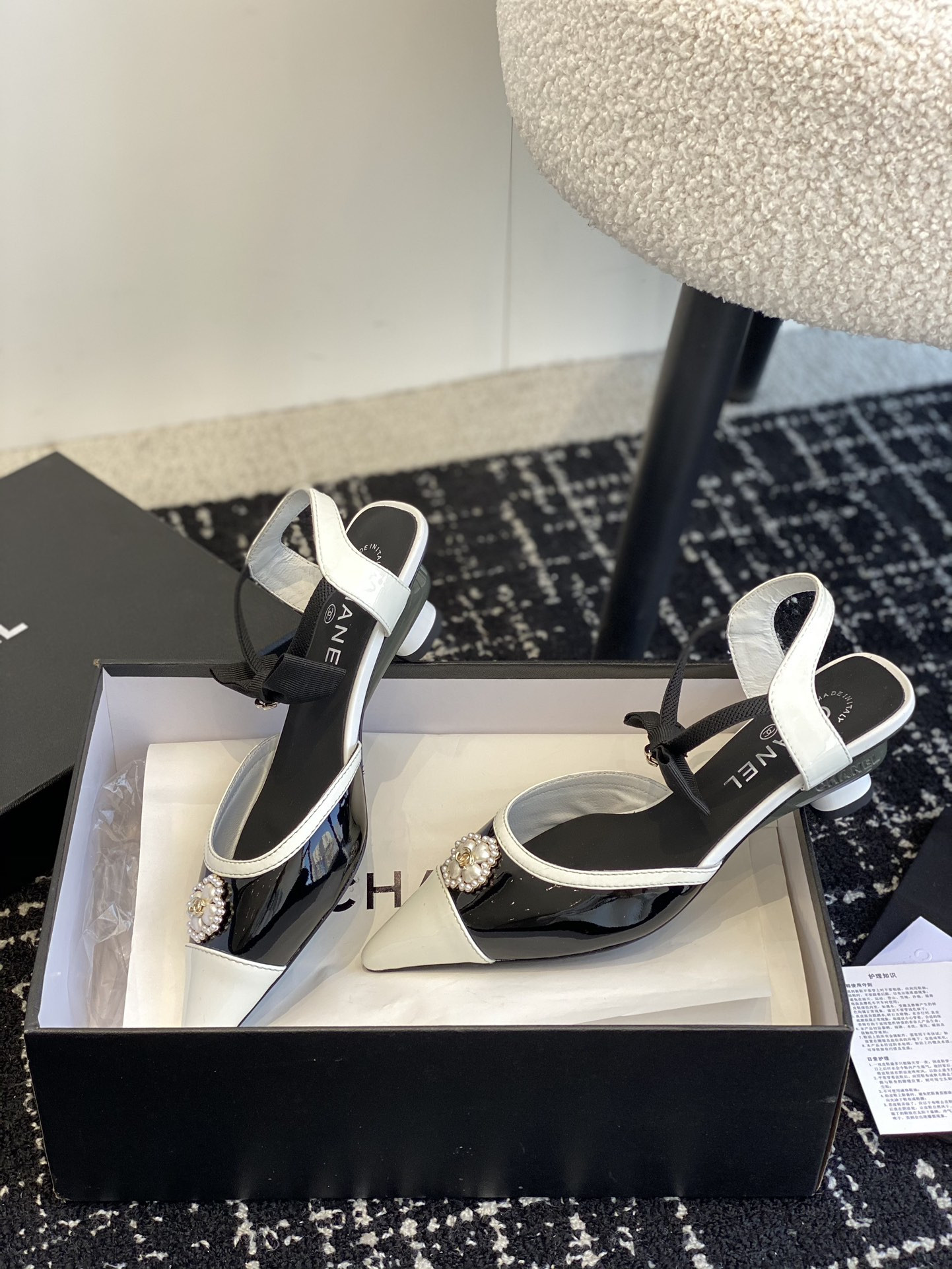 ua Ch*el slingbacks