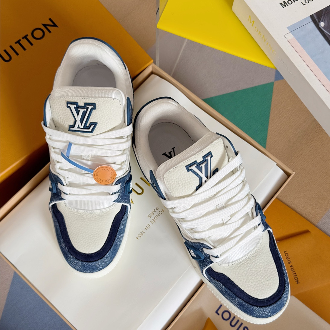 UA LV Trainer Sneaker