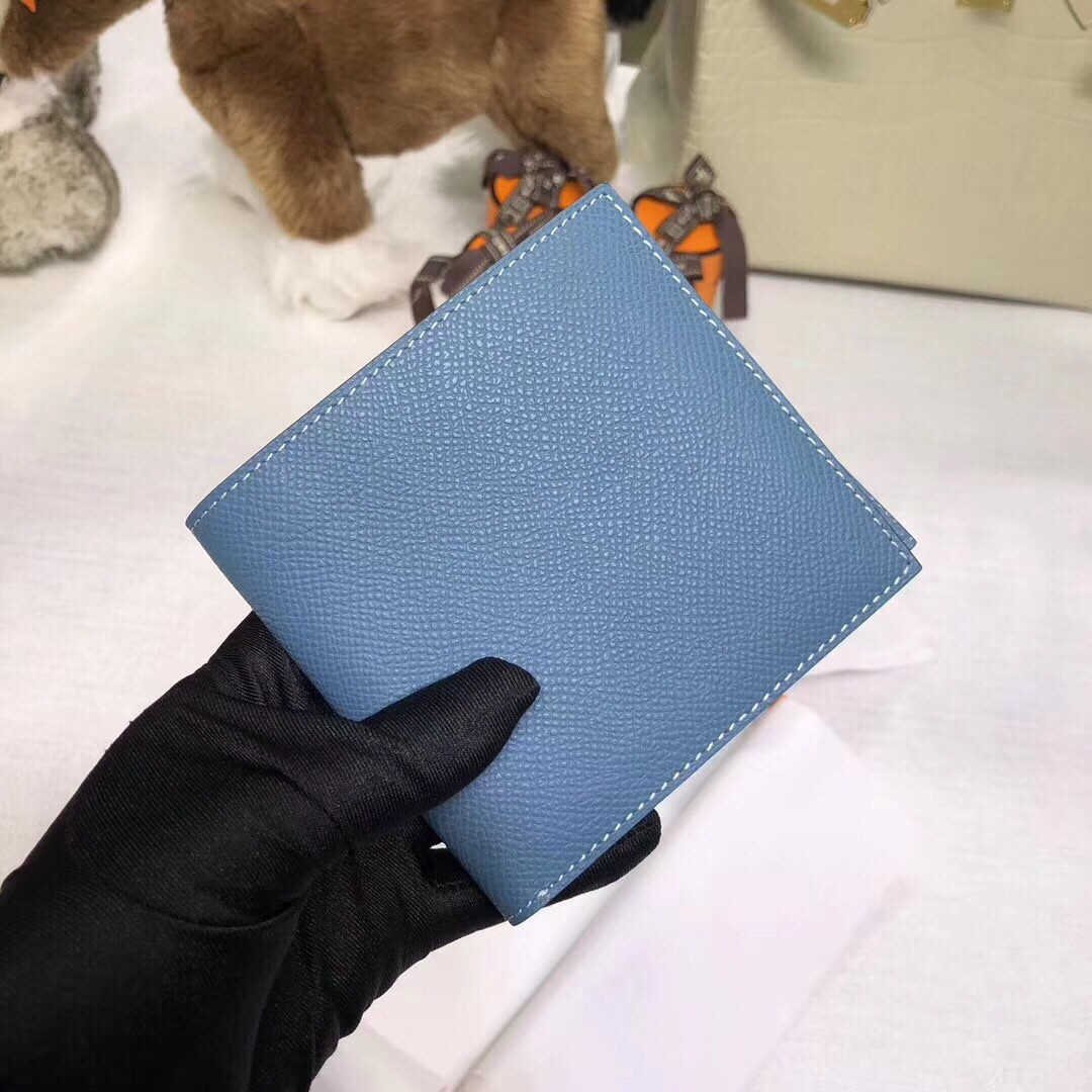 H**me5 poker compact wallet