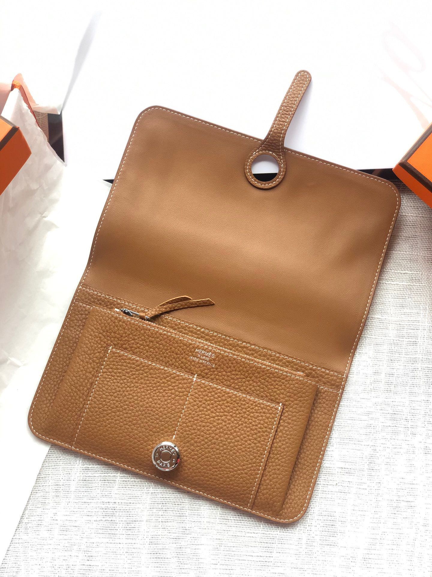 H**me5 dogon duo wallet 20.1cm
