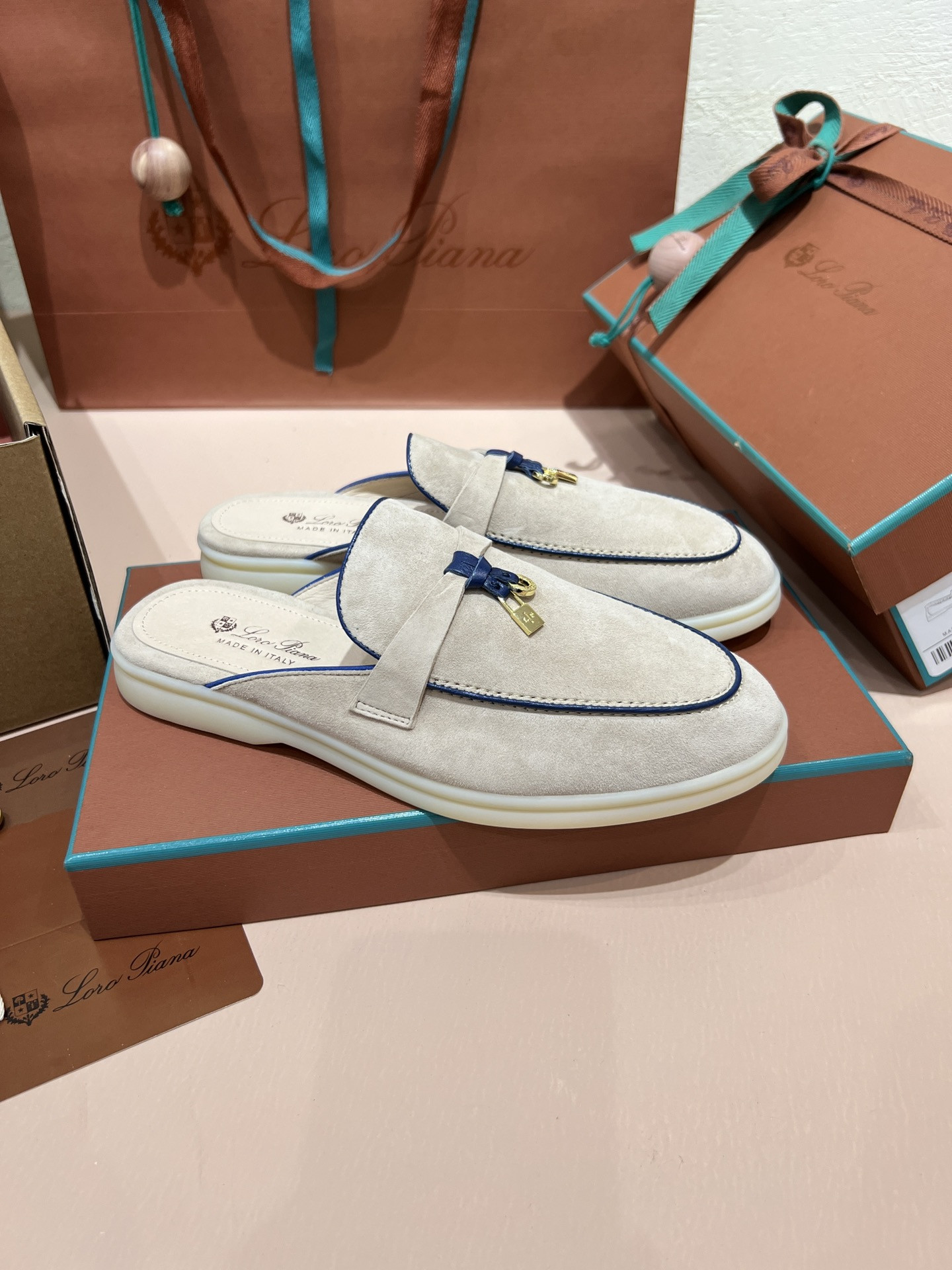 ua L**o p*ana babouche charms walk loafers