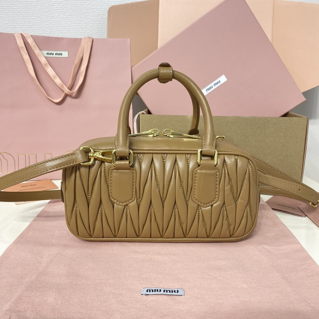 Miu Miu Arcadie matelassé nappa leather bag 22X10.5X7.5cm