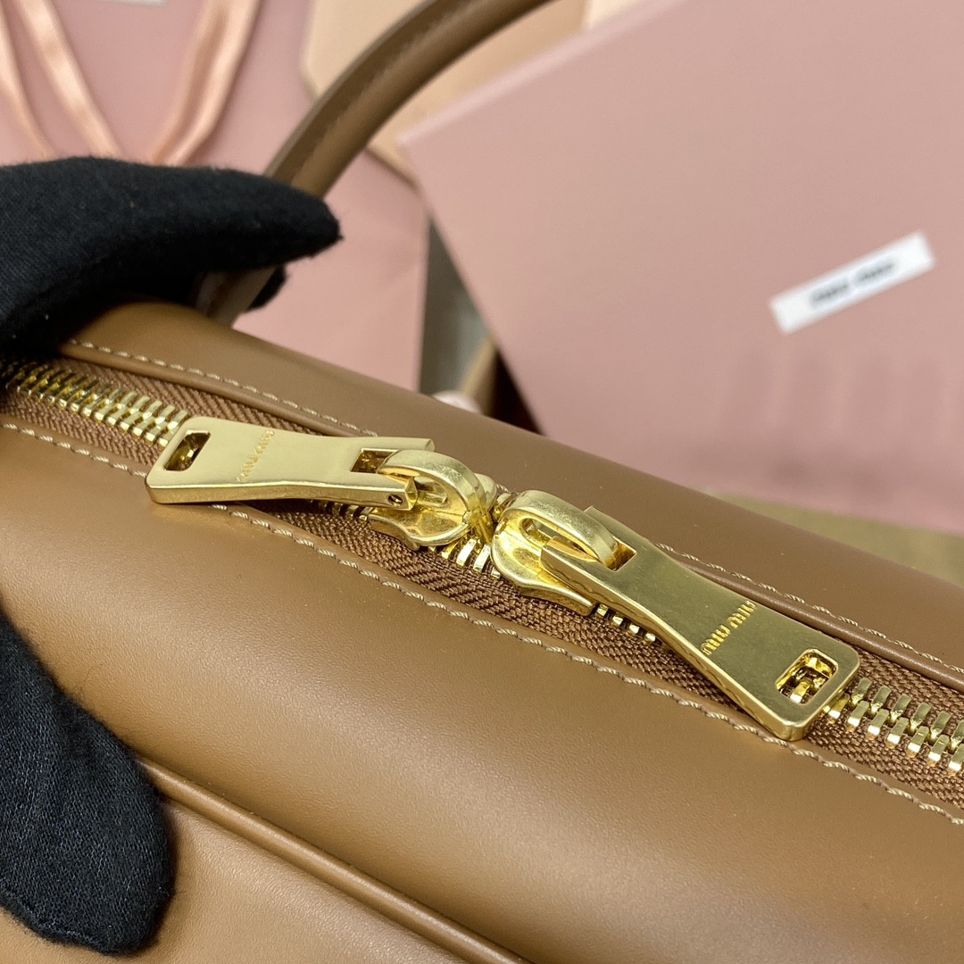Miu Miu Leather Beau bag 23x34x10cm