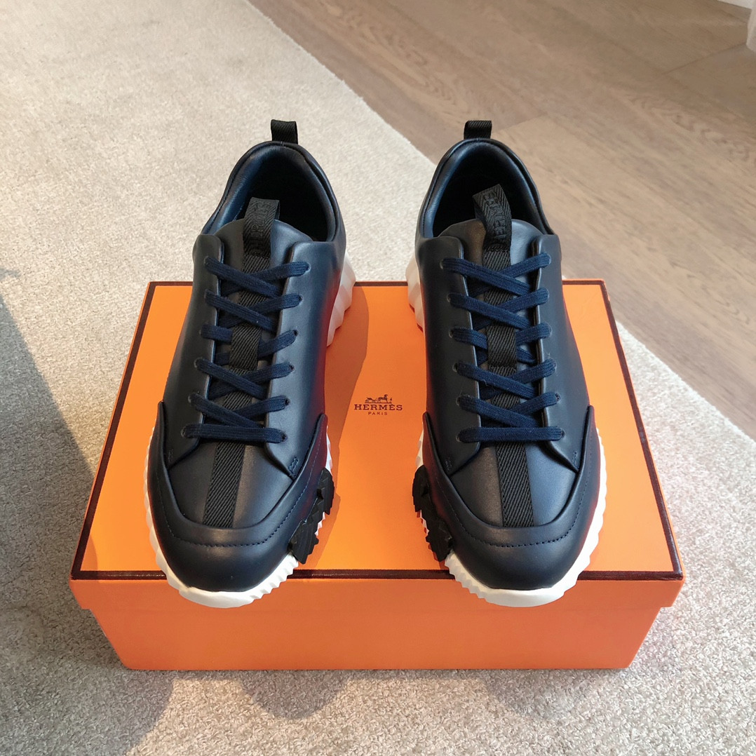 ua H**me5 bouncing sneaker