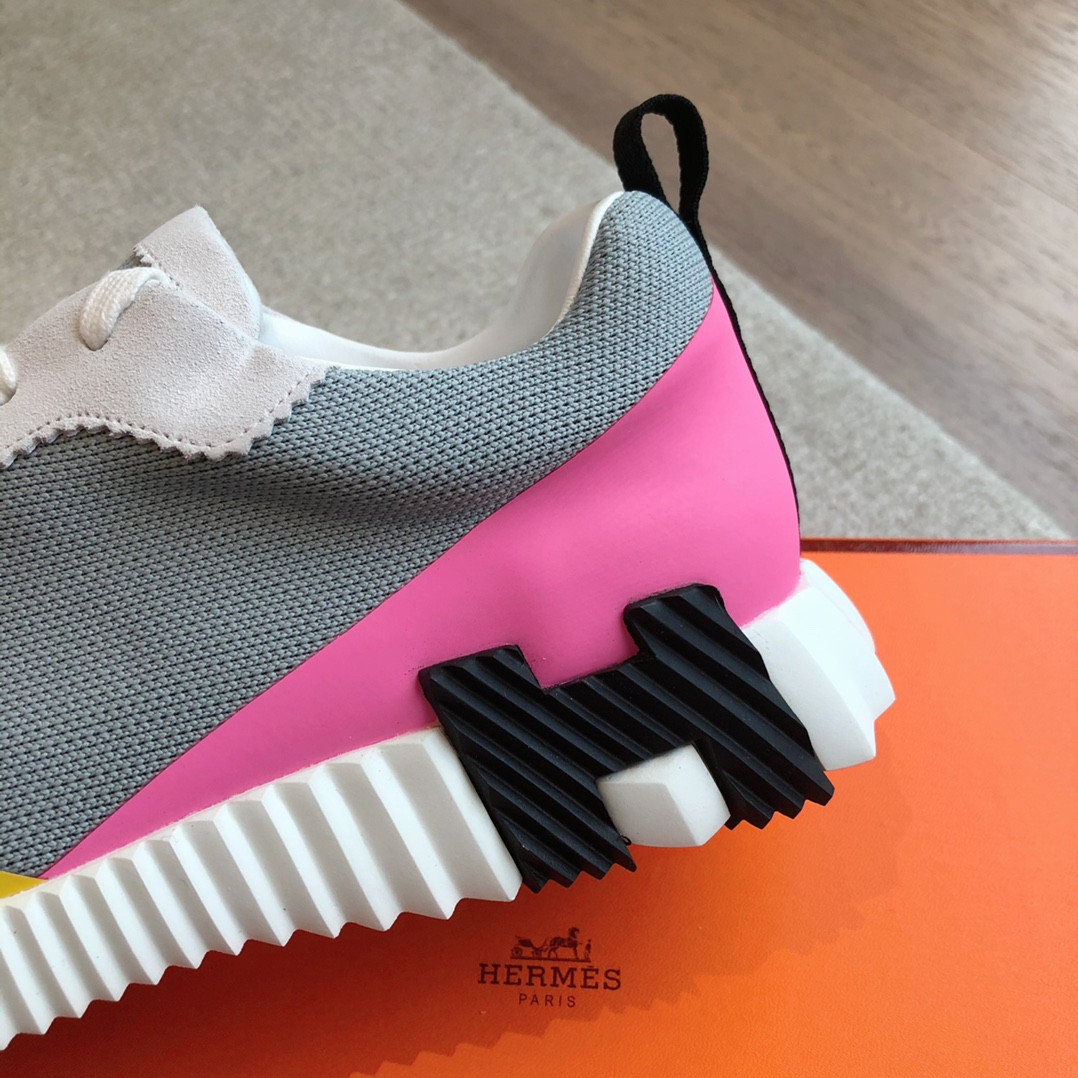 ua H**me5 bouncing sneaker